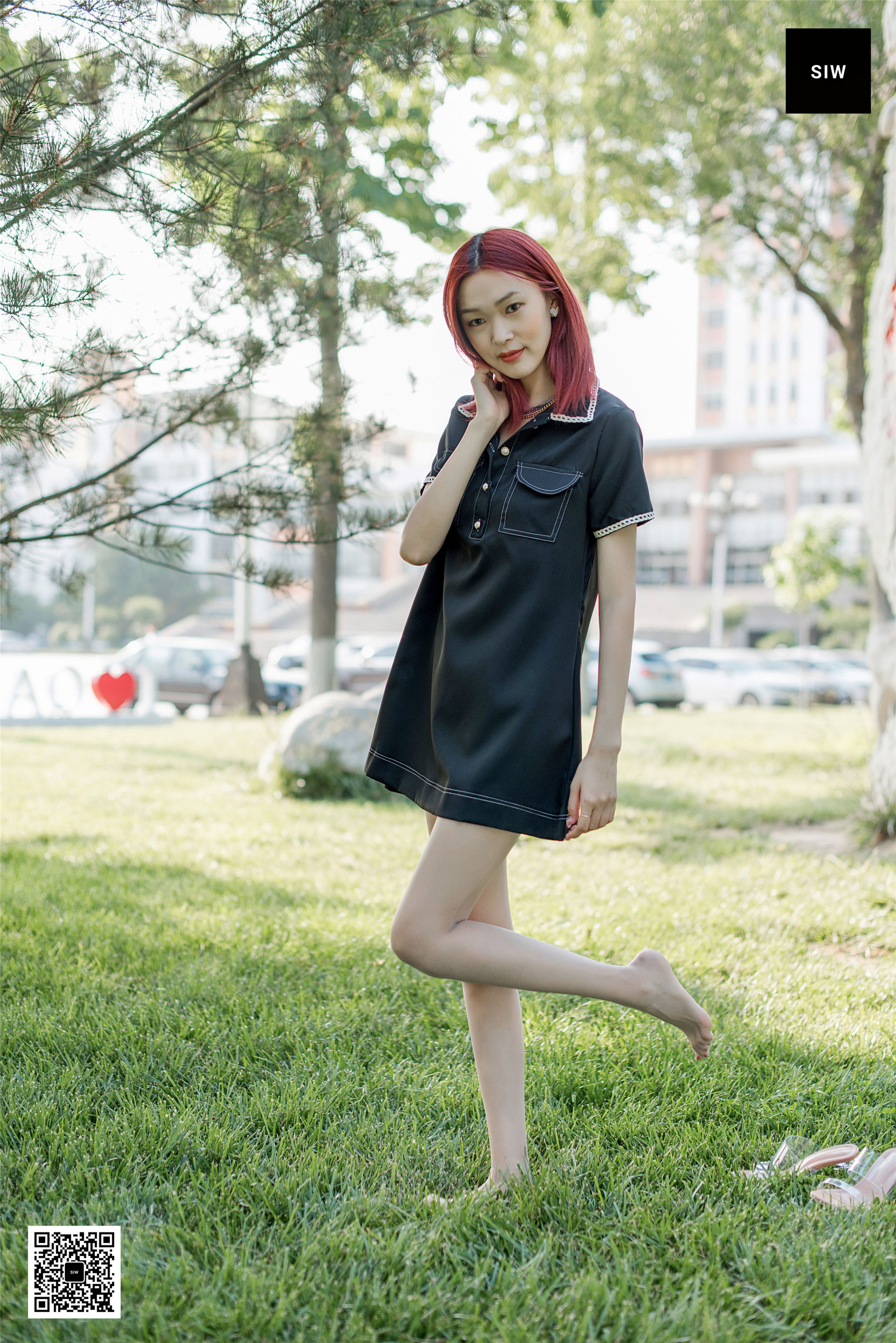 [斯文传媒SIW]  悦悦 草地腿模_第1张