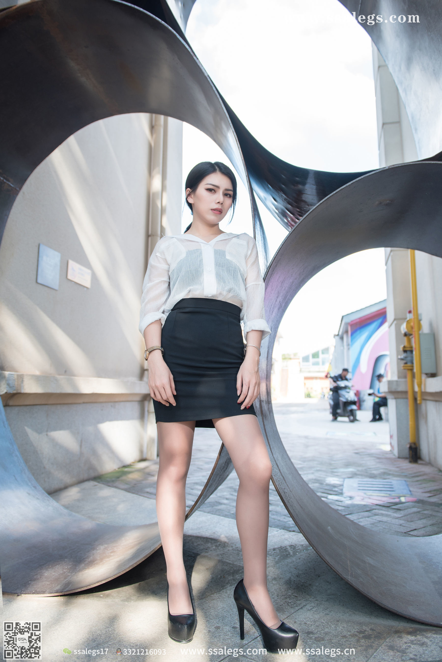 [SSA丝社]超清写真 No.021 混血美女芷沫 浪漫咖啡色丝袜_第2张