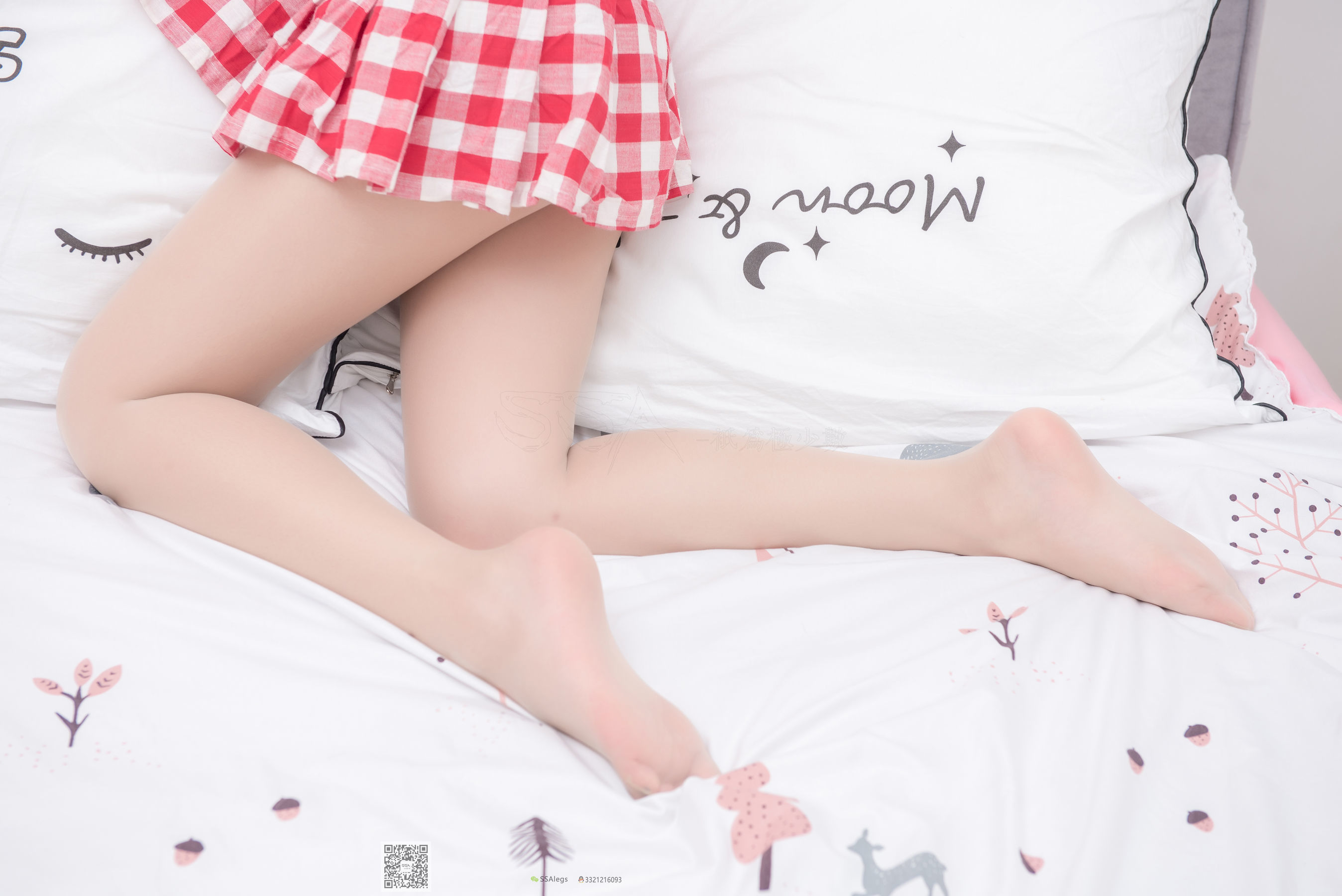 [SSA丝社]超清写真 No.033 大大 红白格子齐臀超短裙肉丝_第1张