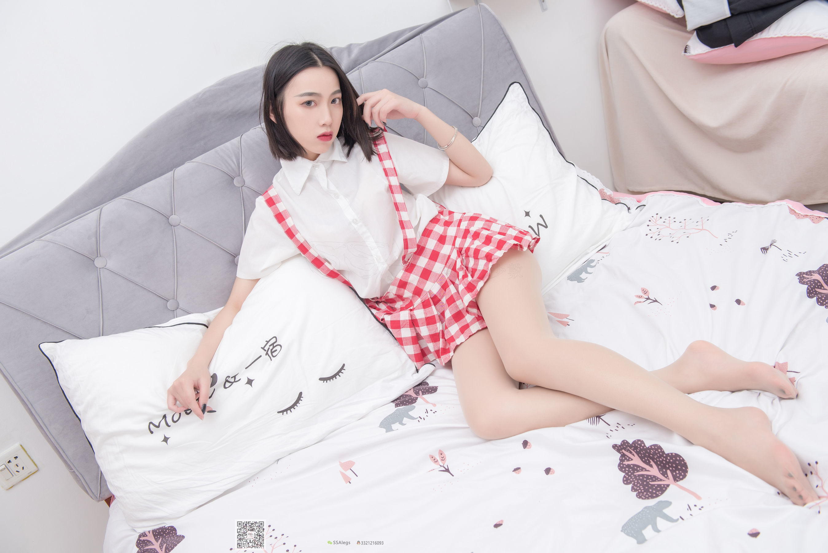 [SSA丝社]超清写真 No.033 大大 红白格子齐臀超短裙肉丝_第4张