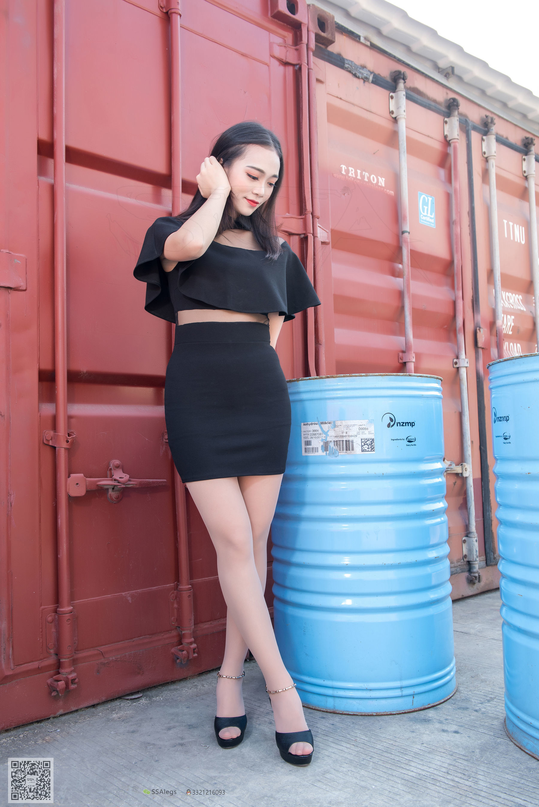 [SSA丝社]超清写真 No.042 小凤 治愈系笑容文艺街拍_第2张