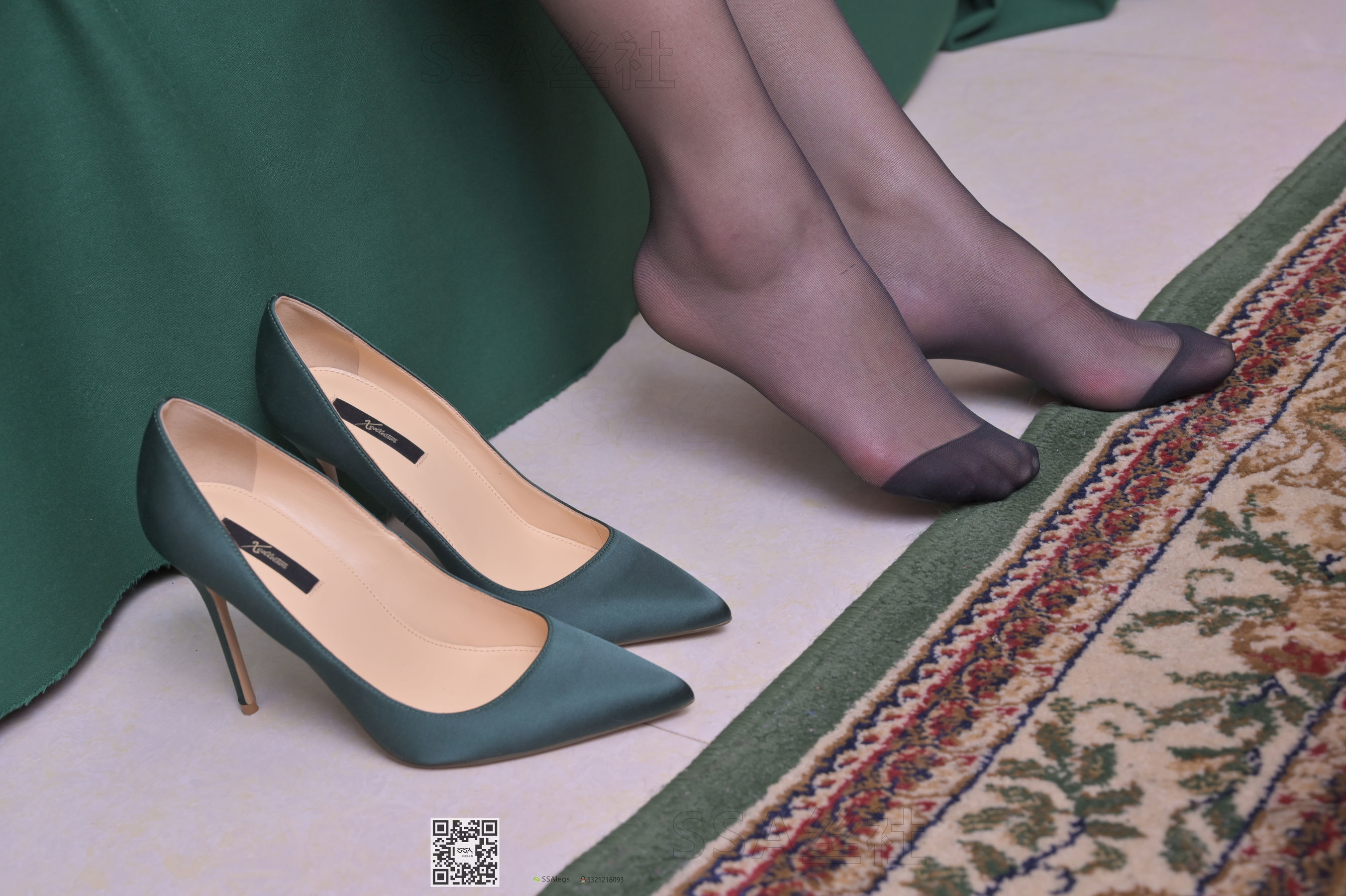 [SSA丝社]超清写真 No.095 大大 欧式复古房间的黑丝腿模_第1张