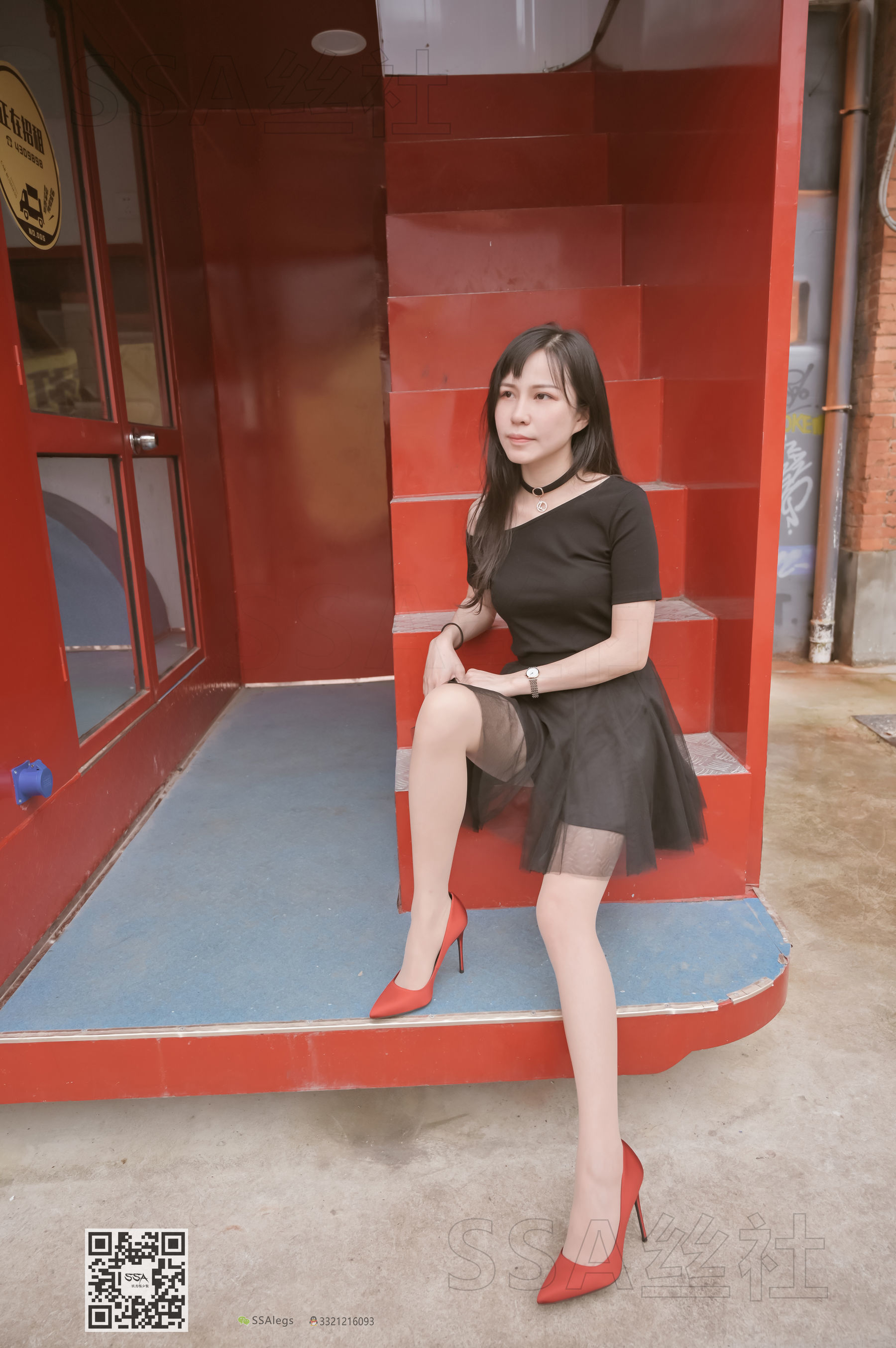 [SSA丝社]超清写真 No.097 雪梨 腿模街拍红色高跟鞋肉丝_第1张