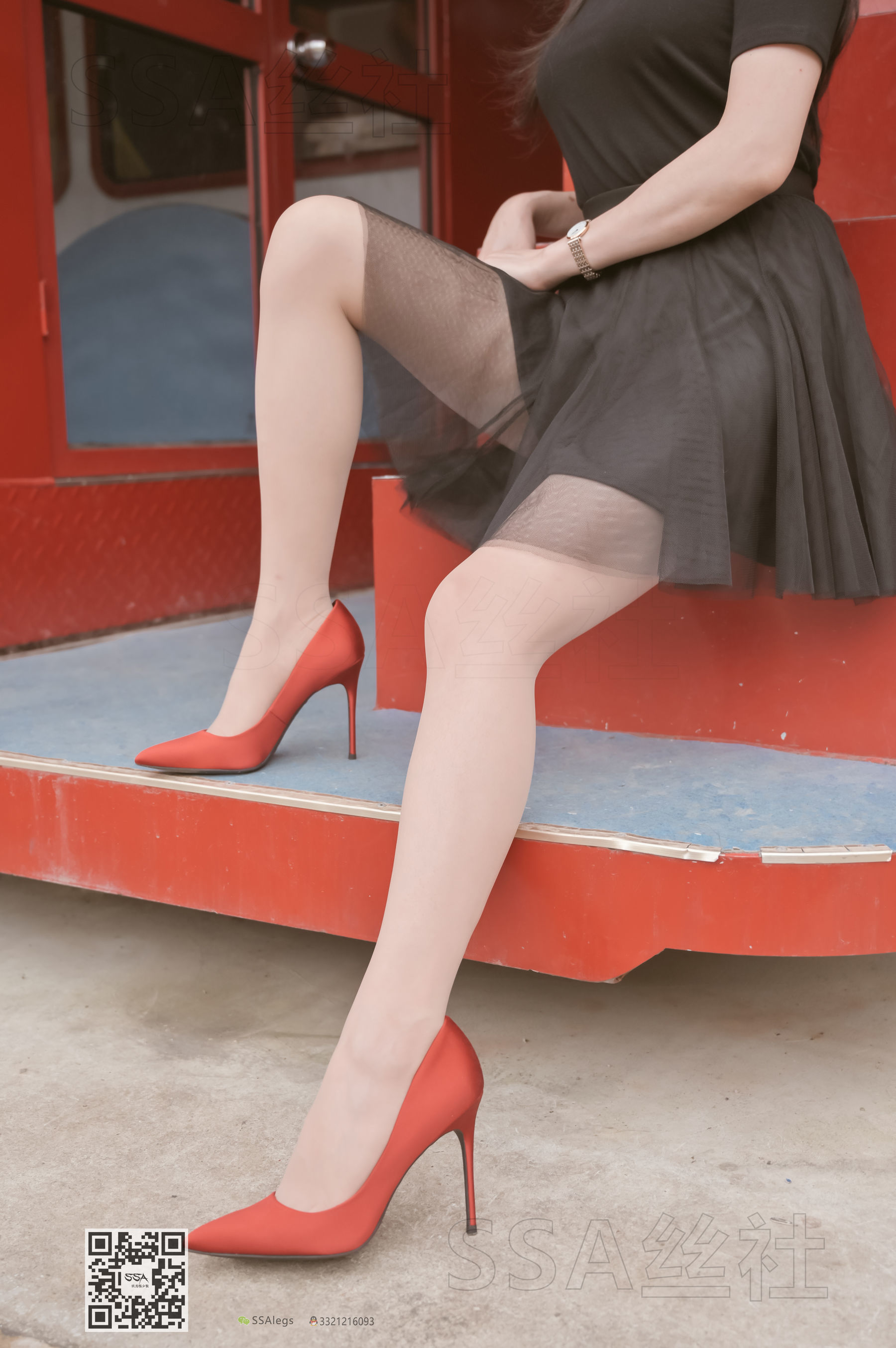 [SSA丝社]超清写真 No.097 雪梨 腿模街拍红色高跟鞋肉丝_第3张