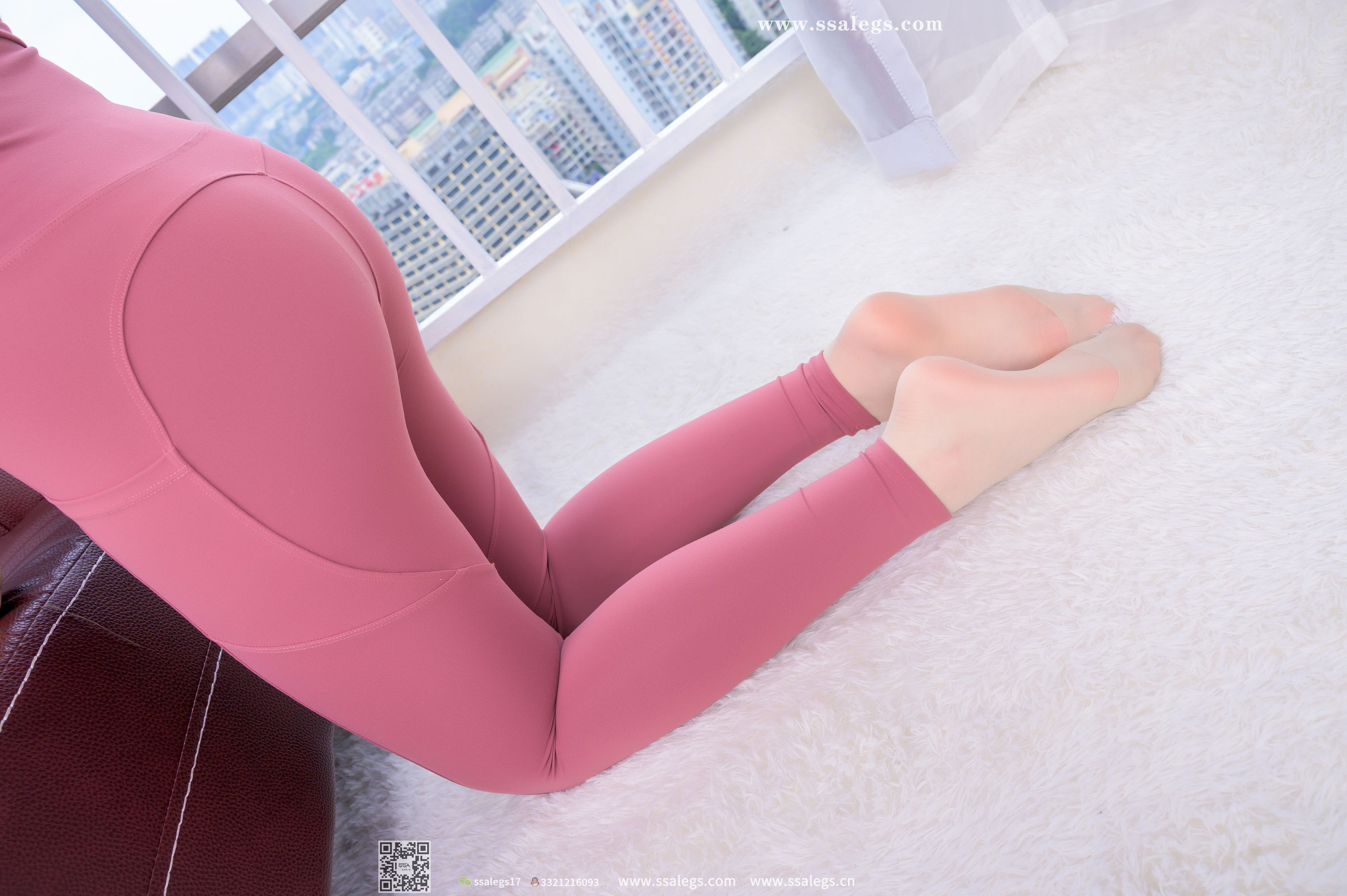 [SSA丝社]超清写真 No.403 蜜桃 今天穿丝袜陪你做运动(上)_第3张