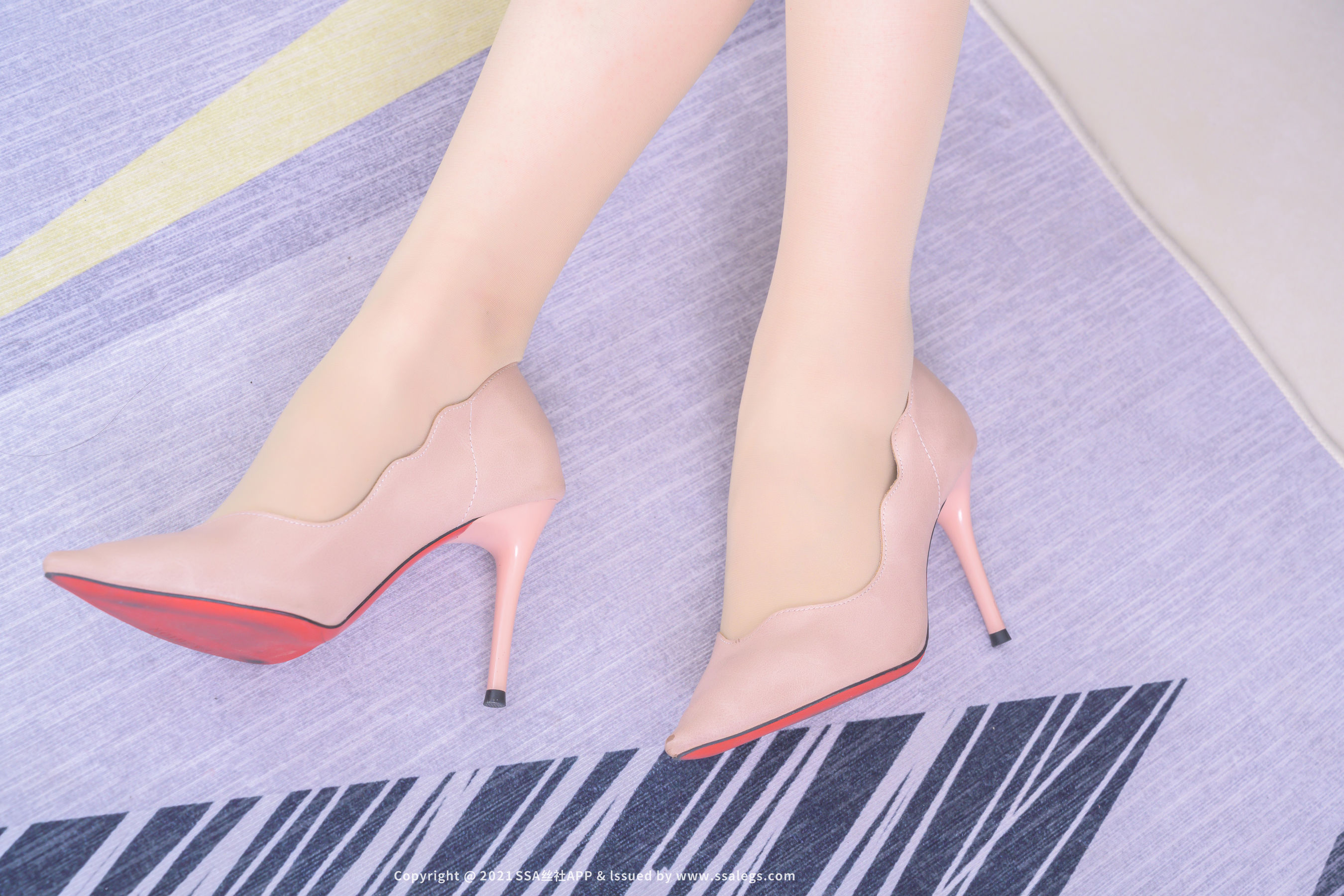 [SSA丝社]超清写真 No.638 模特 欣欣 的肉丝袜（上）_第2张