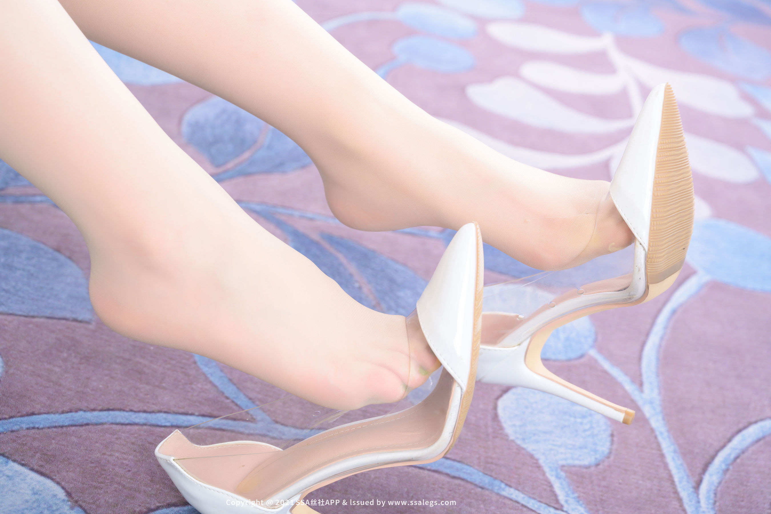 [SSA丝社]超清写真 No.783 模特 小鹿 的肉色丝袜美足（下）_第4张