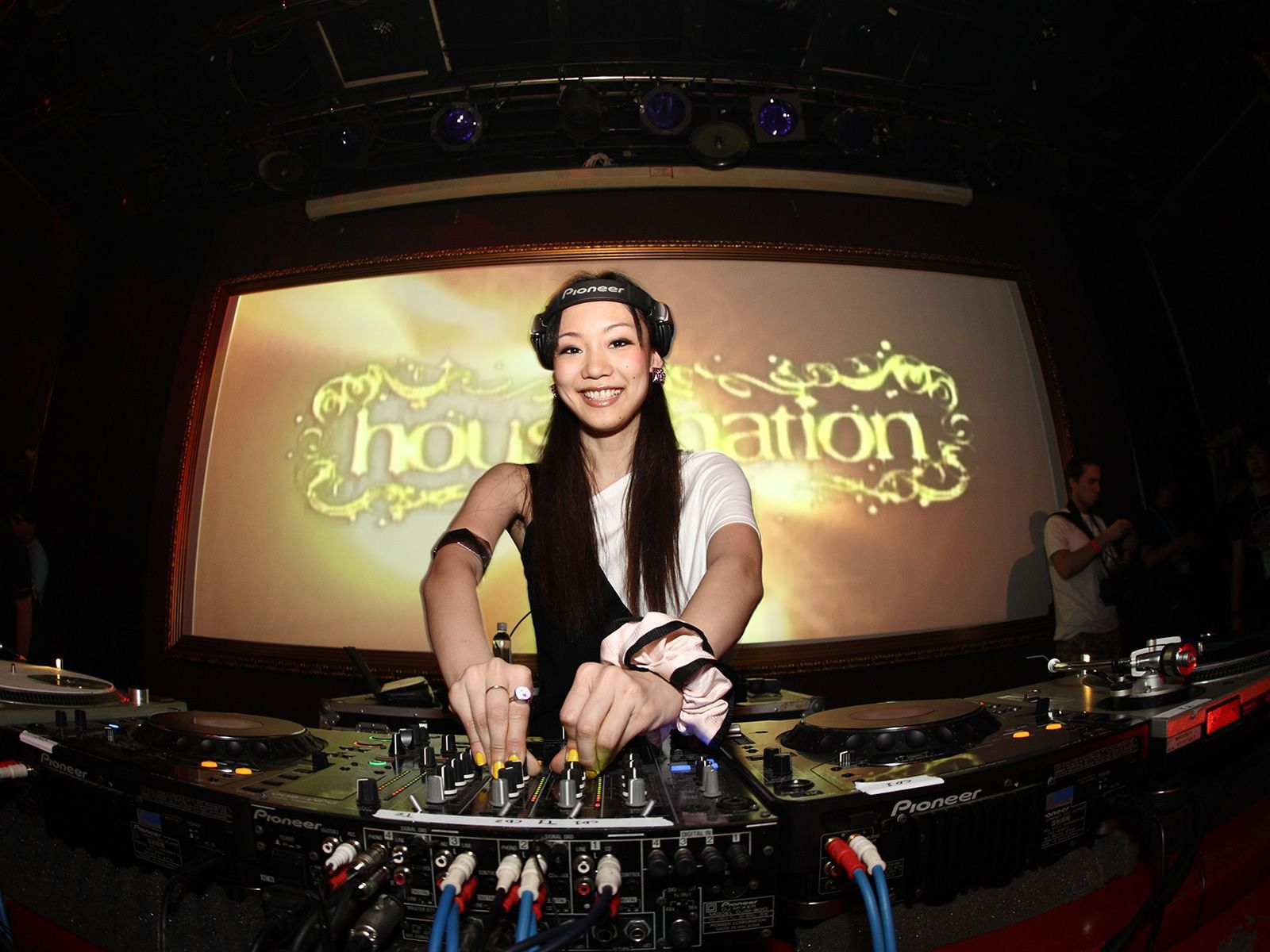 長谷川潤+鈴木亜美《IN HOUSE NATION》 [Sabra.net]_第1张