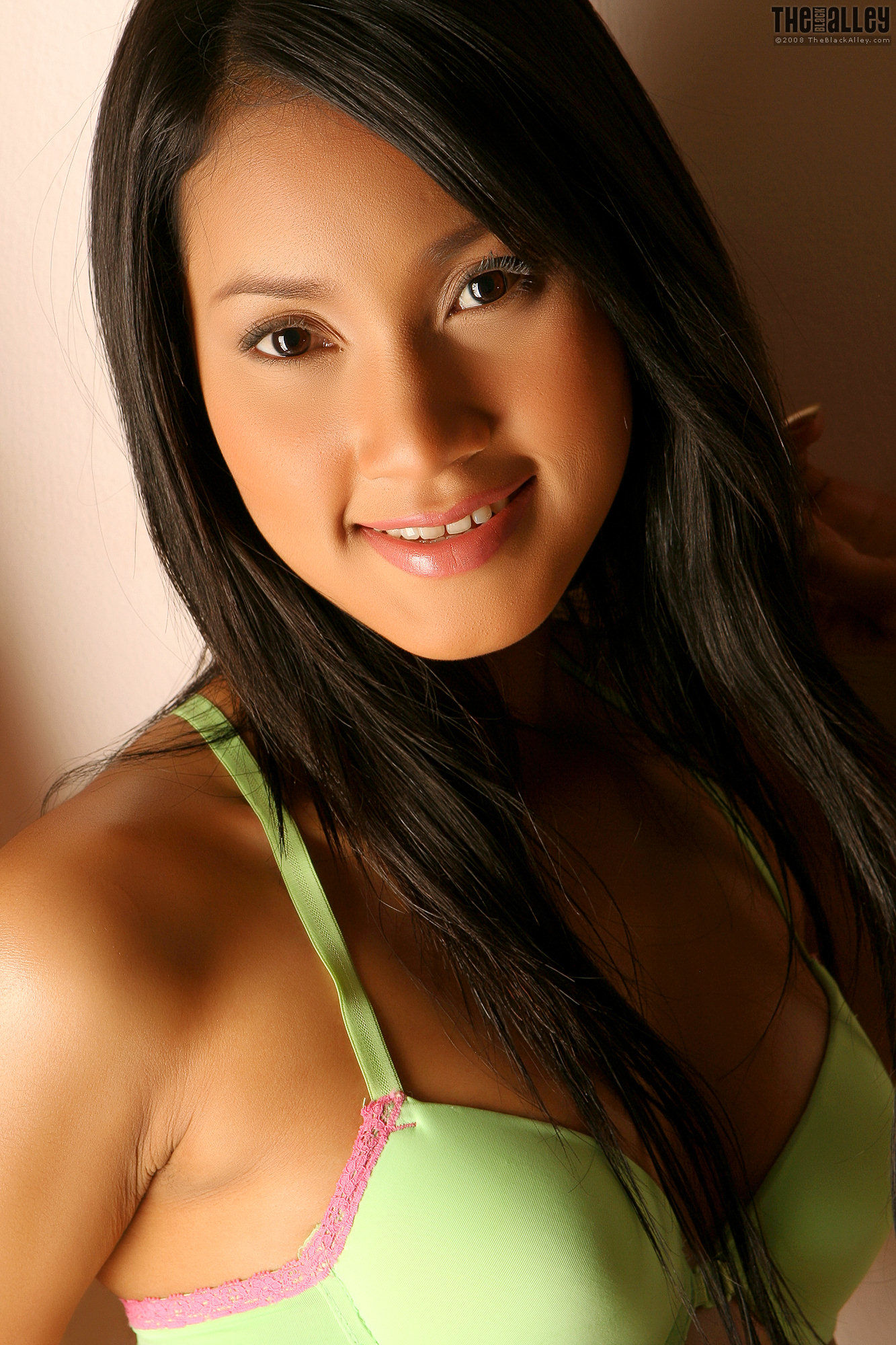 [TheBlackAlley/TBA黑巷] Sophie Chin 绿色热裤_第5张