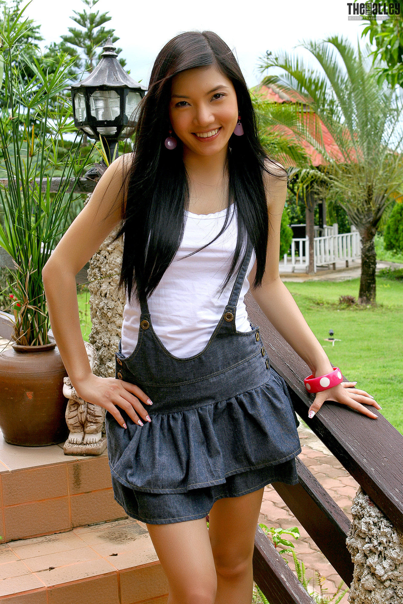 [TheBlackAlley] Vanessa Tang 吊带牛仔裙妹子_第5张