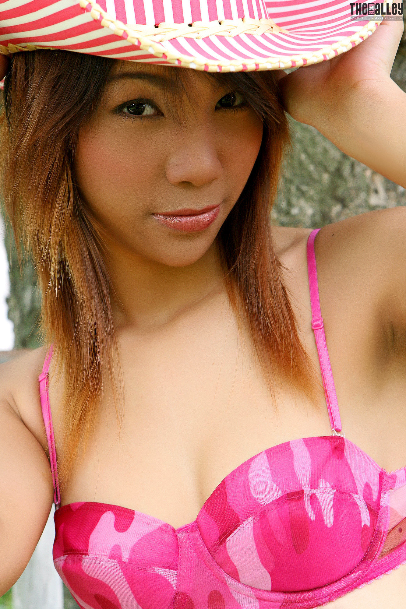 [The Black Alley] Felicia Feng 粉嫩少女外拍_第2张