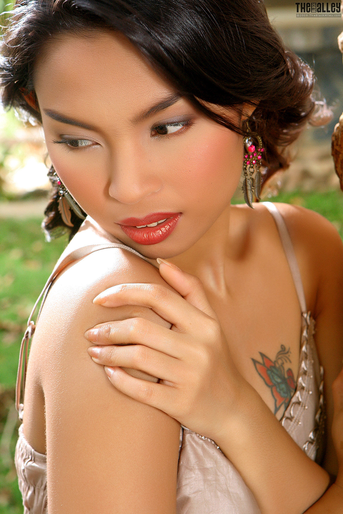 [The Black Alley] Amara Ranipas 连衣裙魅惑_第4张