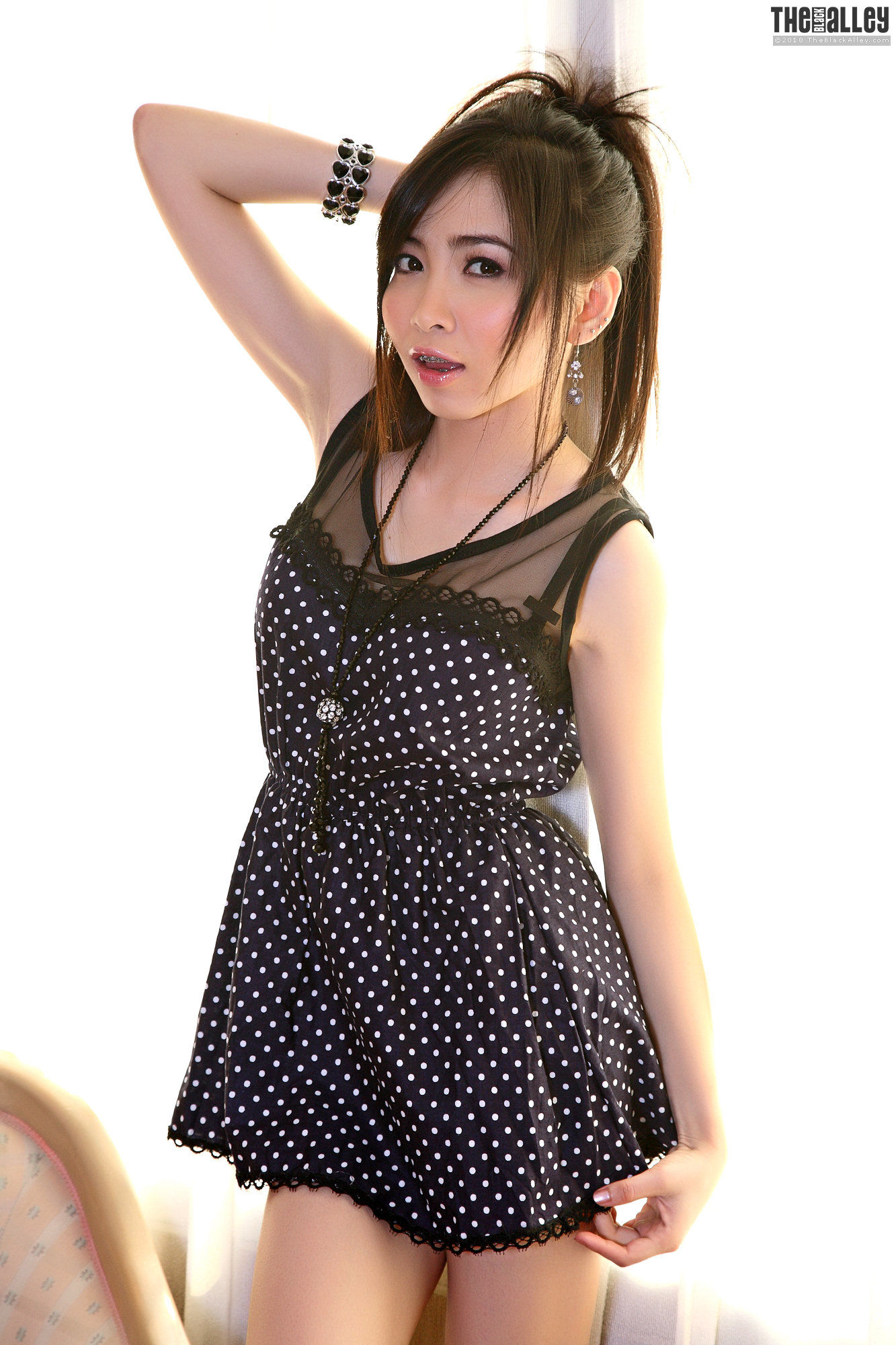 Alena 01《迷人的小妖精》 [The Black Alley]_第3张