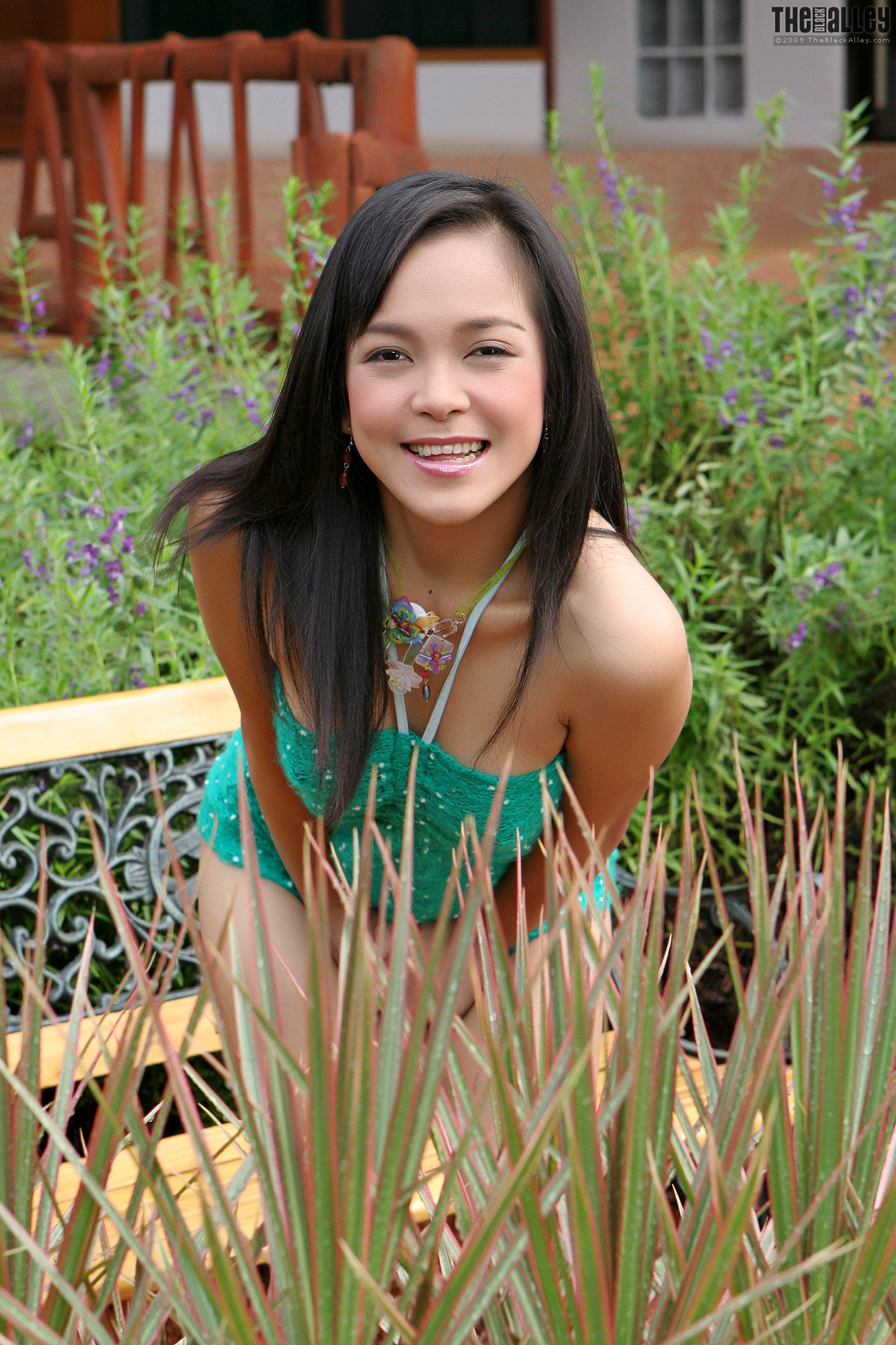 Carrie Lee《绿色小背心》 [The Black Alley]_第1张