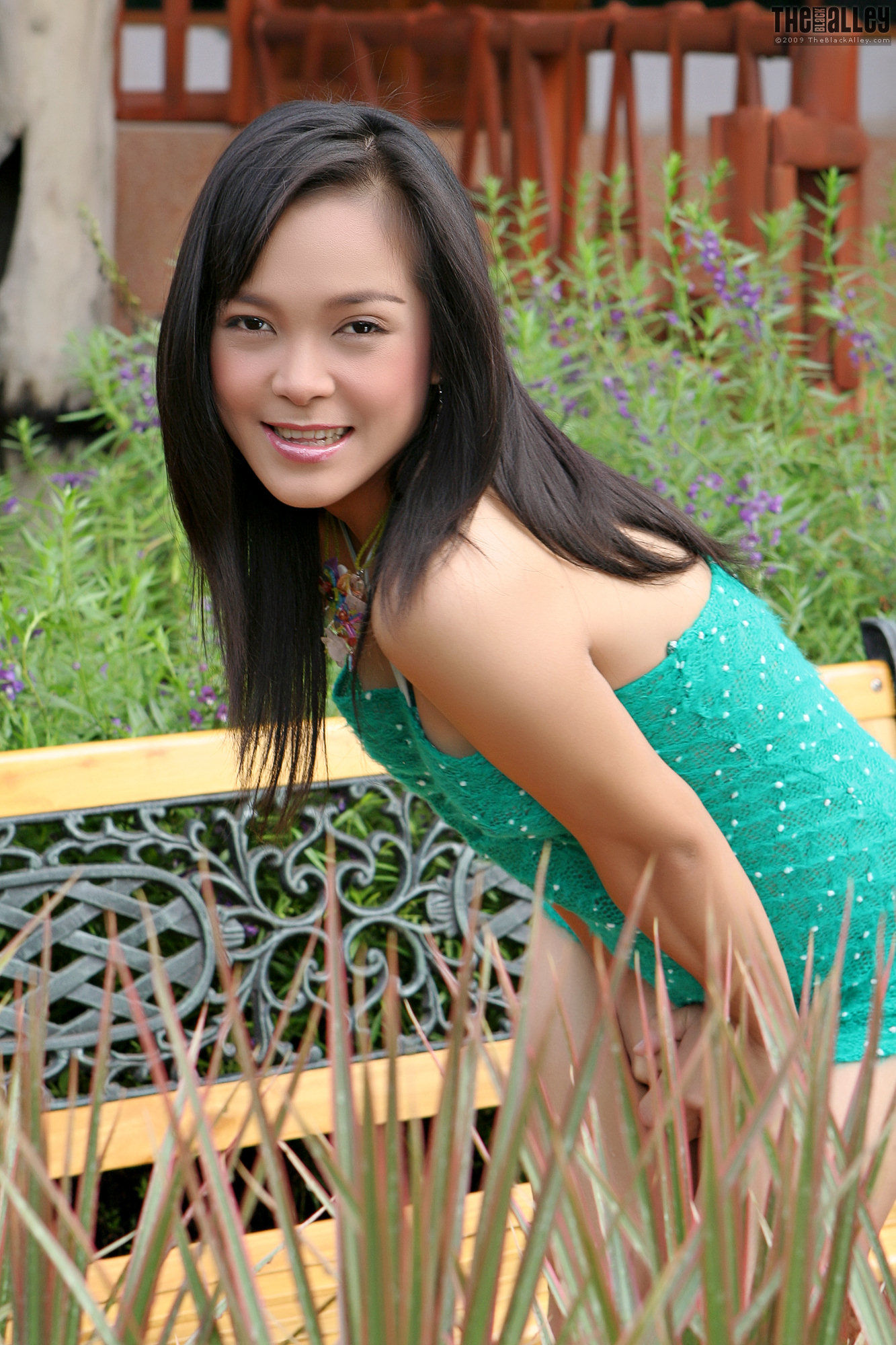 Carrie Lee《绿色小背心》 [The Black Alley]_第2张