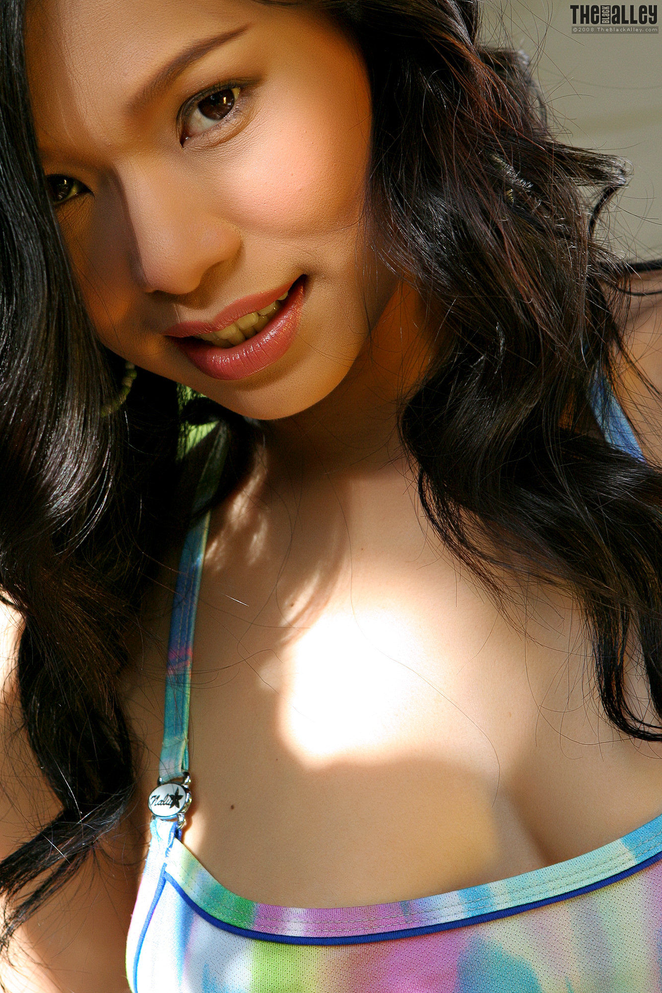 Iris Dragon《热裤+小背心》 [The Black Alley]_第5张