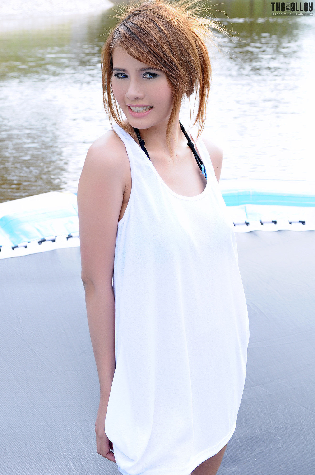 Kathy Cheow《小背心+比基尼》 [The Black Alley]_第4张