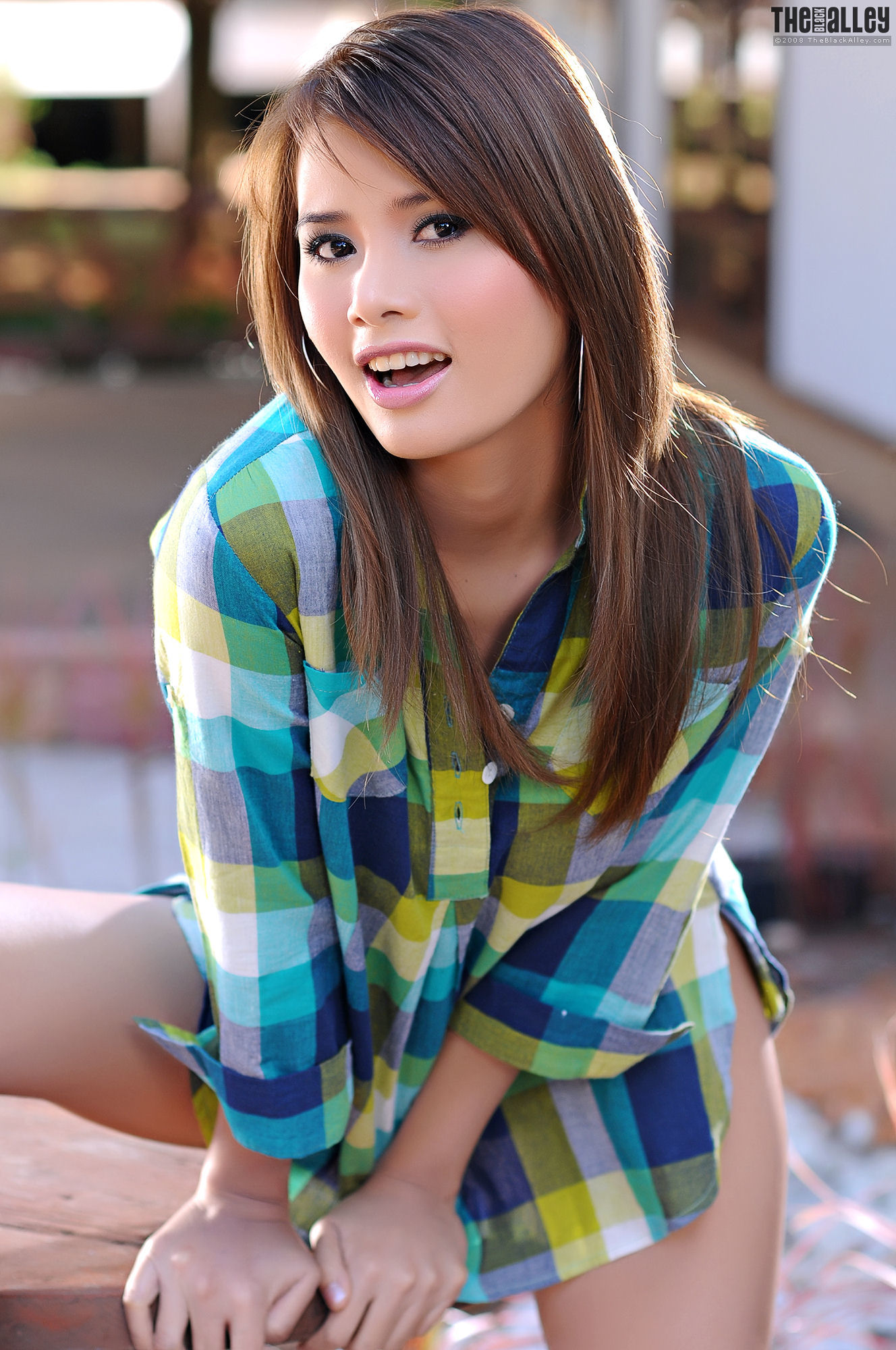 Kathy Cheow《格子衬衫》 [The Black Alley]_第2张