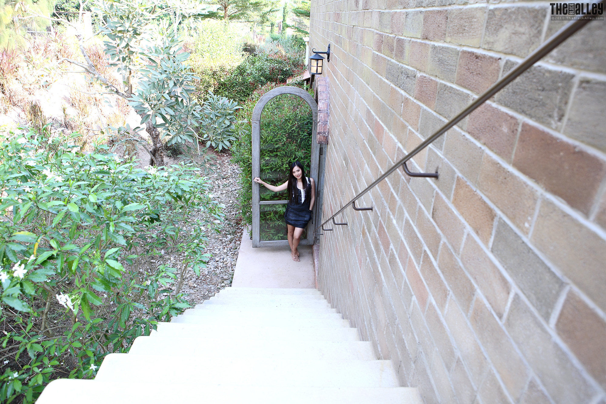 Lolita Cheng《极品牛仔妹子》 [The Black Alley]_第1张