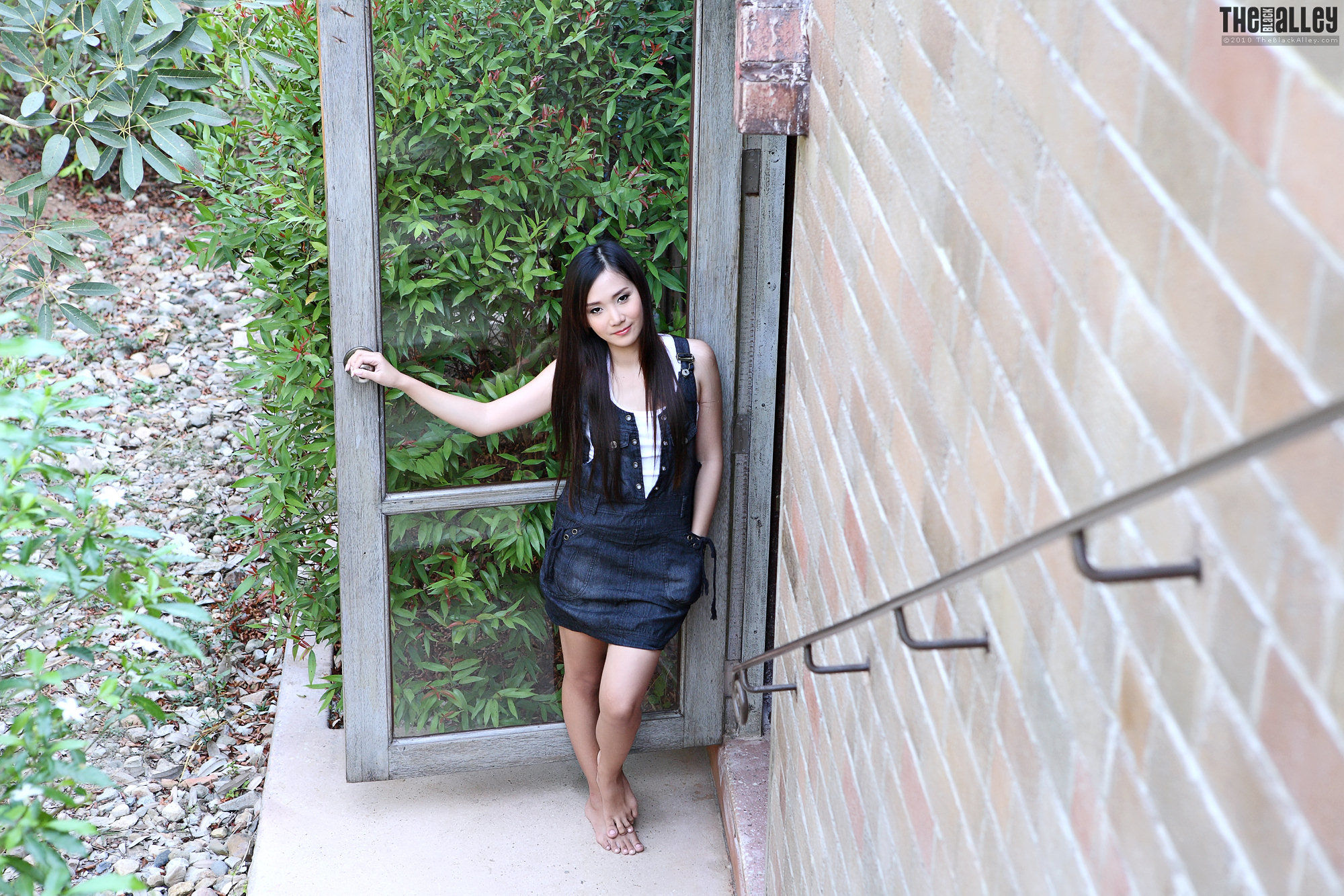 Lolita Cheng《极品牛仔妹子》 [The Black Alley]_第2张