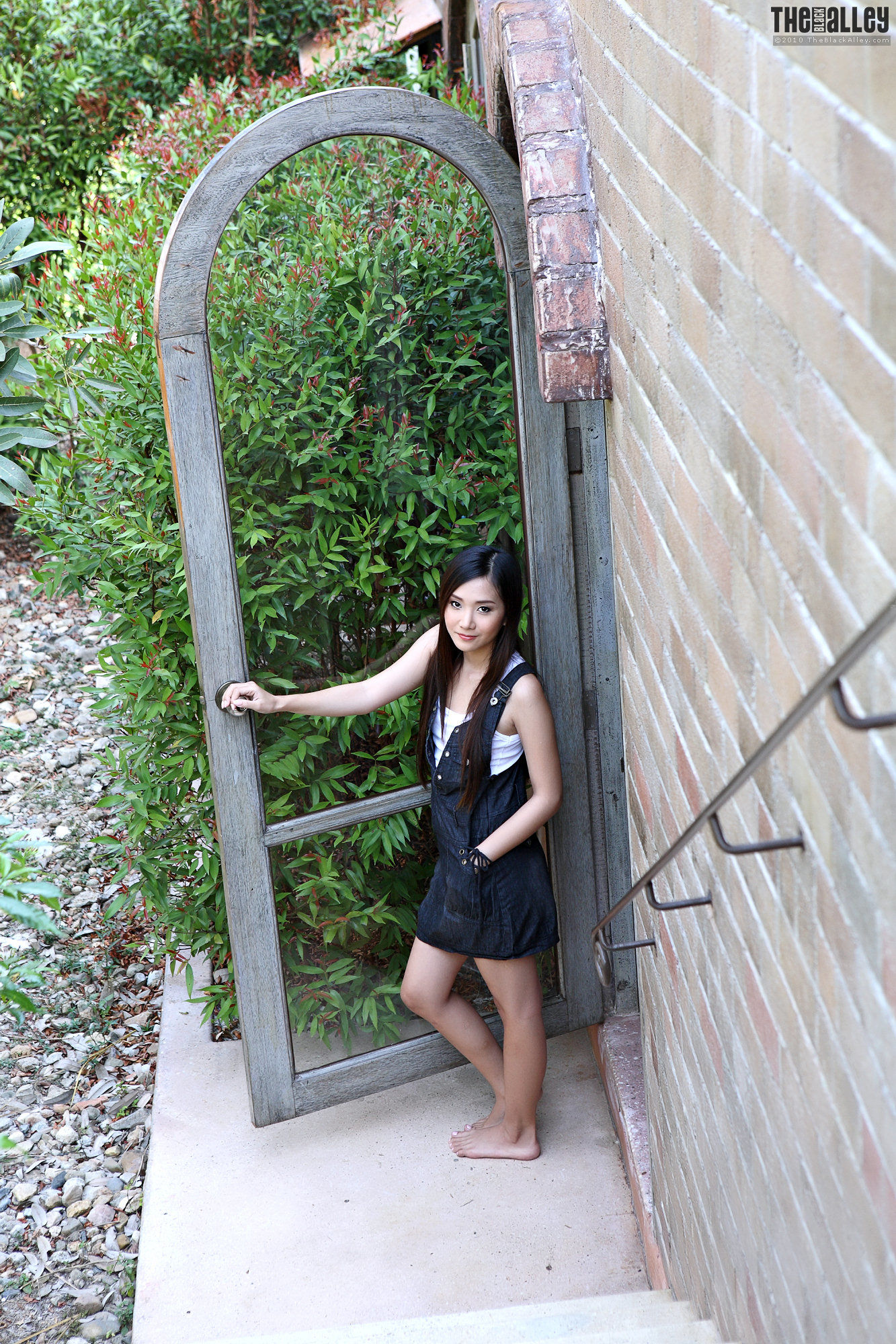 Lolita Cheng《极品牛仔妹子》 [The Black Alley]_第3张