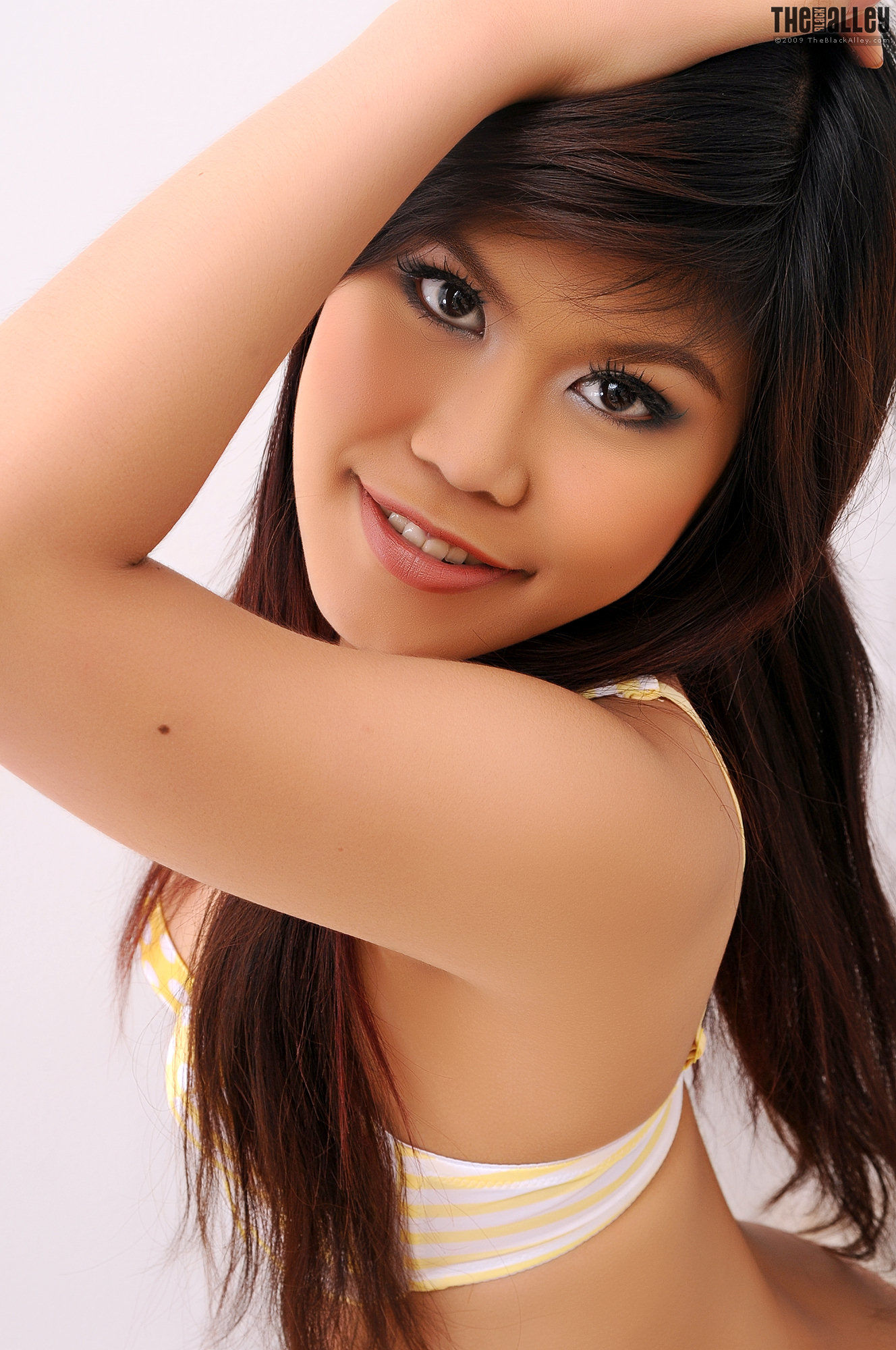 Abby Ngeun《肉感少女》 [The Black Alley]_第2张