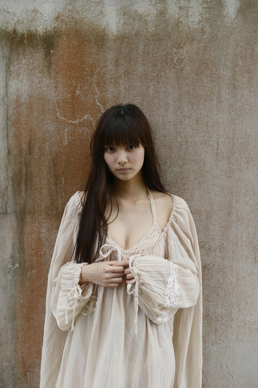 新川優愛《美しすぎる彼女に一目惚れ》 [WPB-net] No.157_第1张