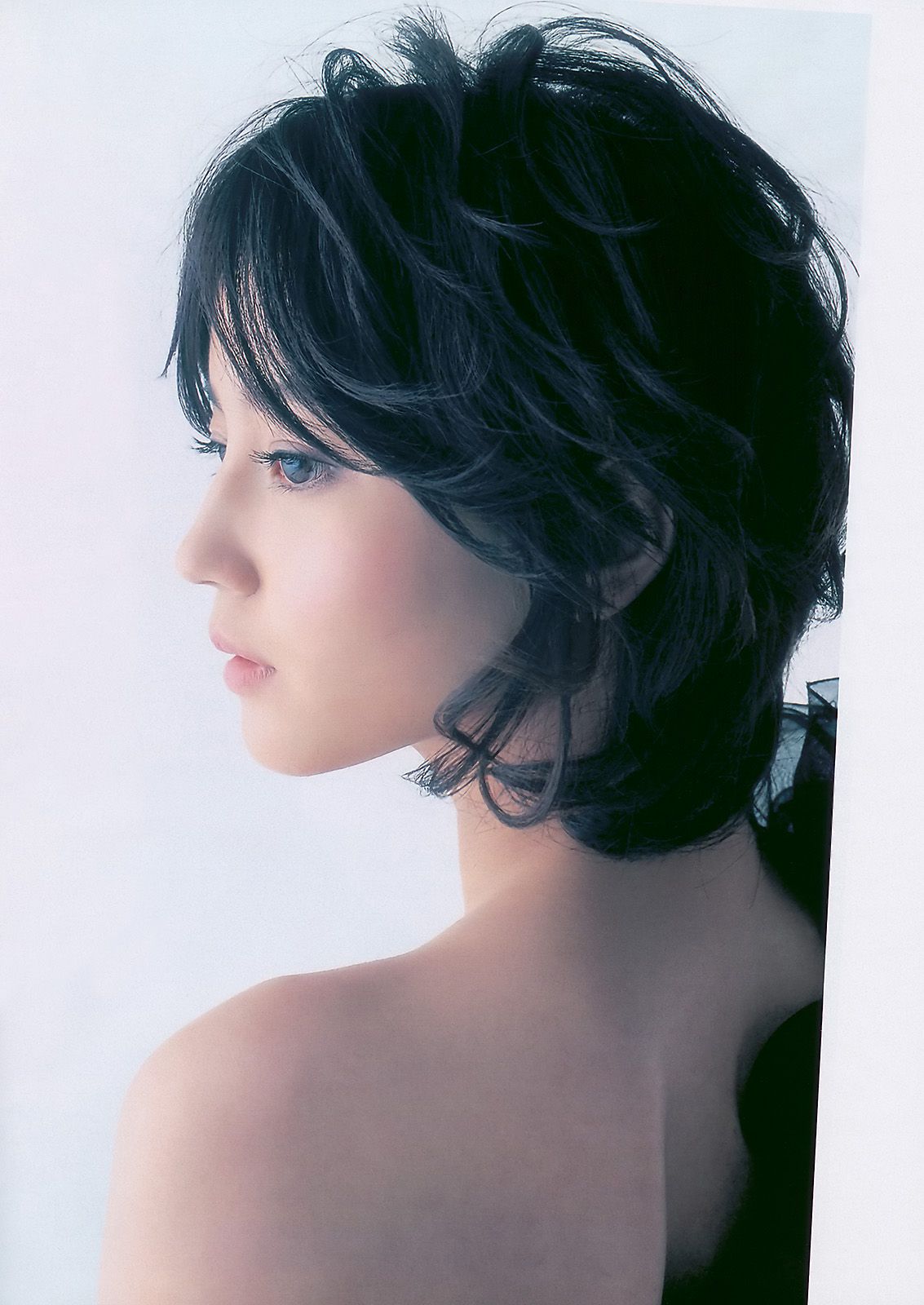 堀北真希 次原かな 杉原杏璃 SKE48 三宅ひとみ [Weekly Playboy] 2010年No.13 写真杂志_第3张