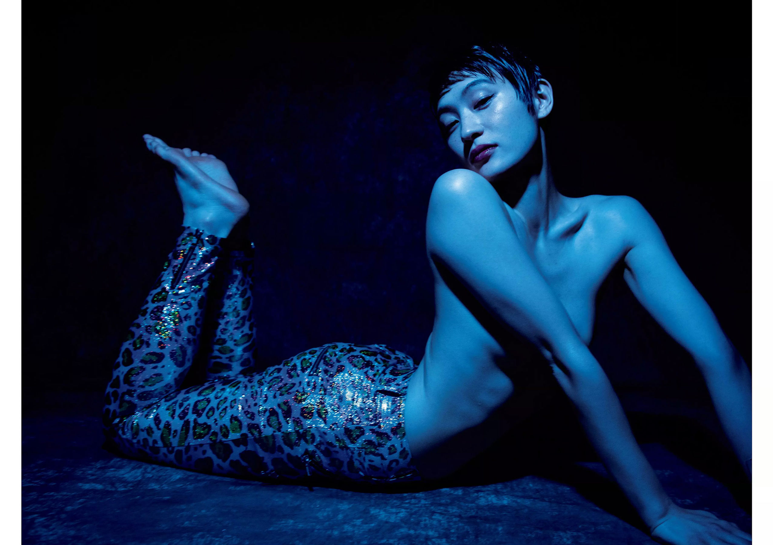 コムアイ 小倉優香 小泉遥 吉岡茉祐 都丸紗也華 山川未菜 川村那月 けやき坂46 [Weekly Playboy] 2018年No.27 写真杂志_第3张