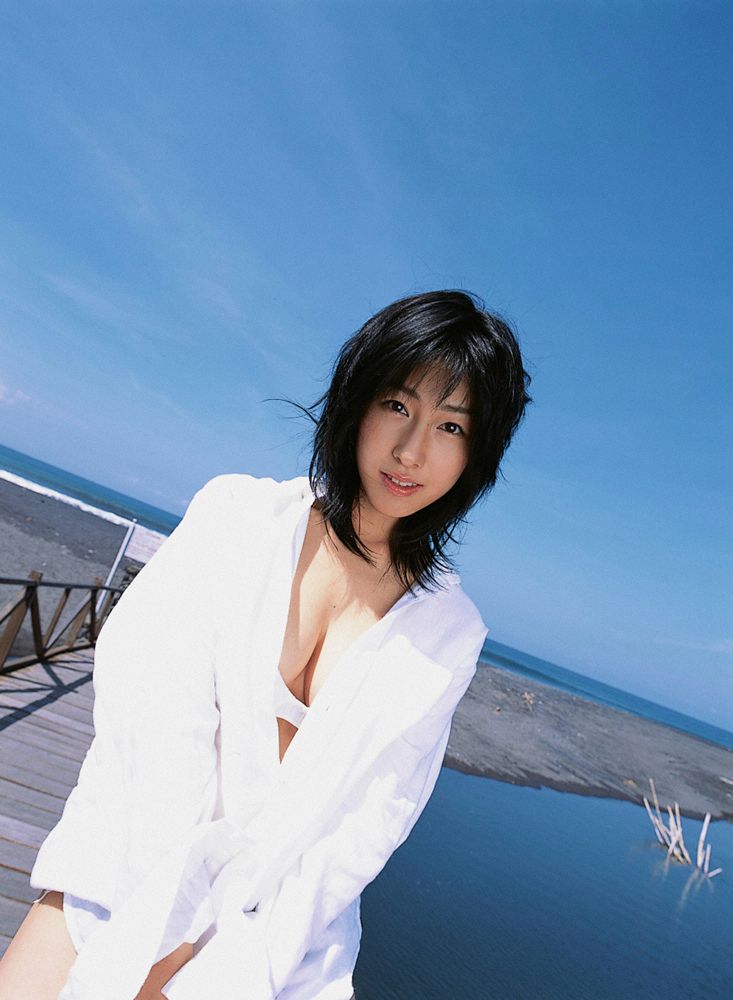 佐藤寛子《Lights,Camera,Action》 [YS Web] Vol.137_第3张