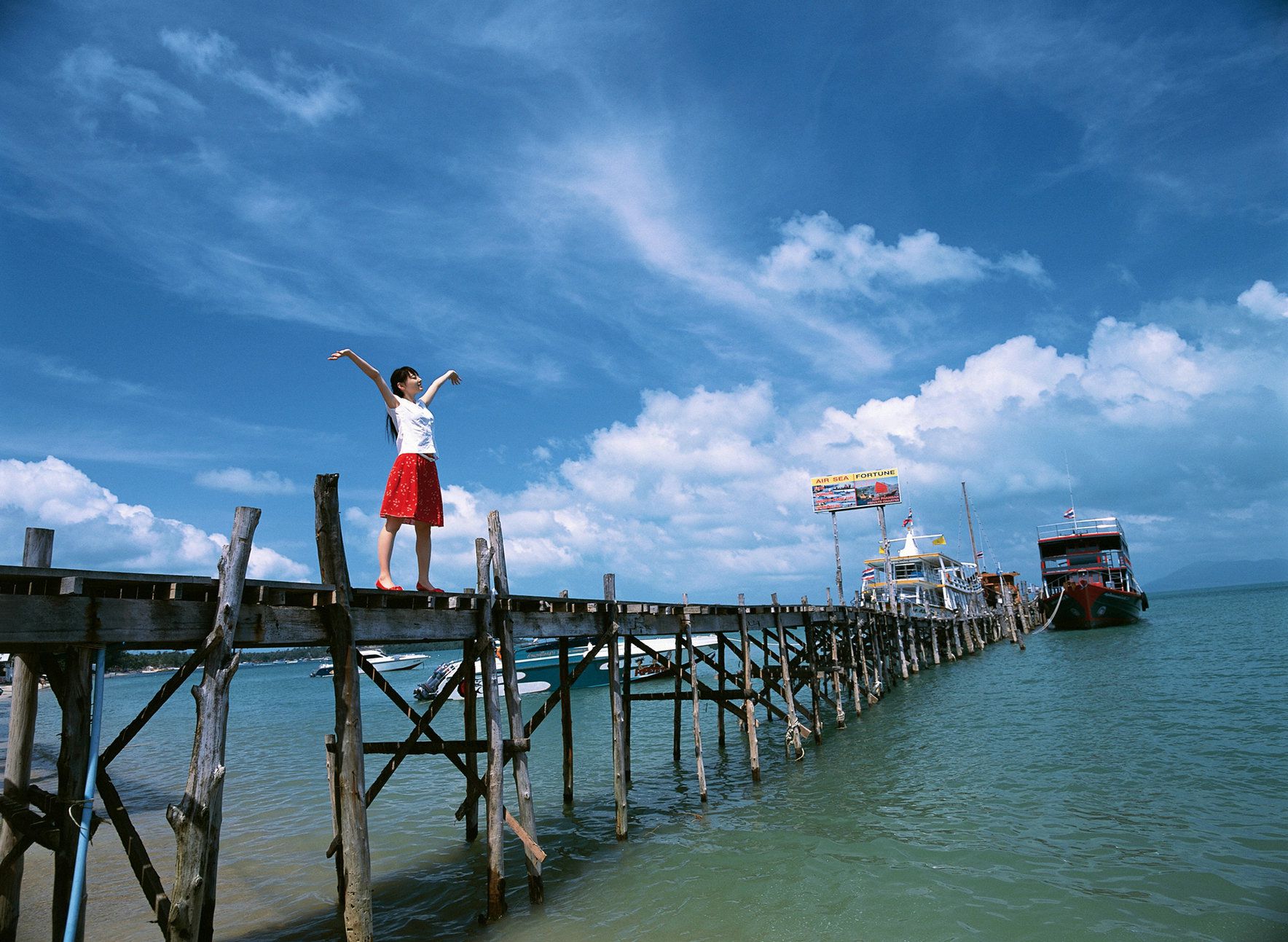 秋山莉奈《热帯、美少女、ハプニング!!!》 [YS Web] Vol.215_第1张