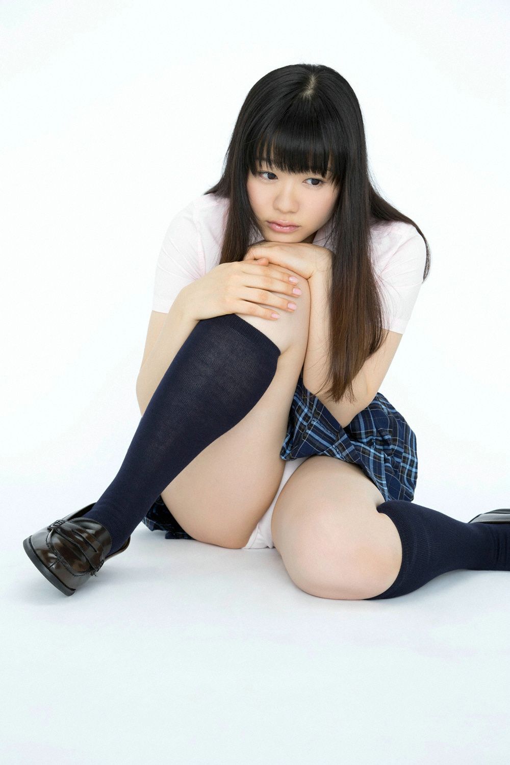 Arisa Shirota 白田ありさ《Eカップのグラビアカメラマン入学！》 [YS Web] Vol.620_第5张