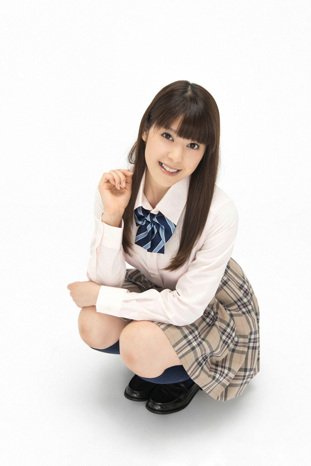 Ai Okura 大藏愛《超美形！新锐女优さん入学！》 [YS Web] Vol.632_第5张