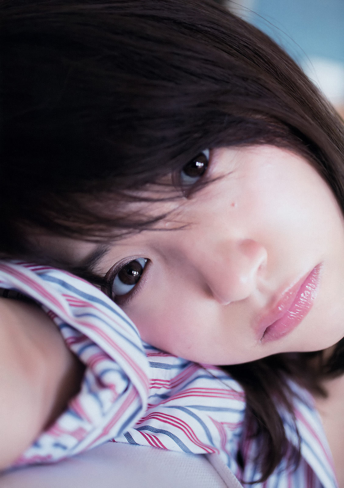 [Young Magazine] 2017年No.18 衛藤美彩 渡邉理佐_第5张