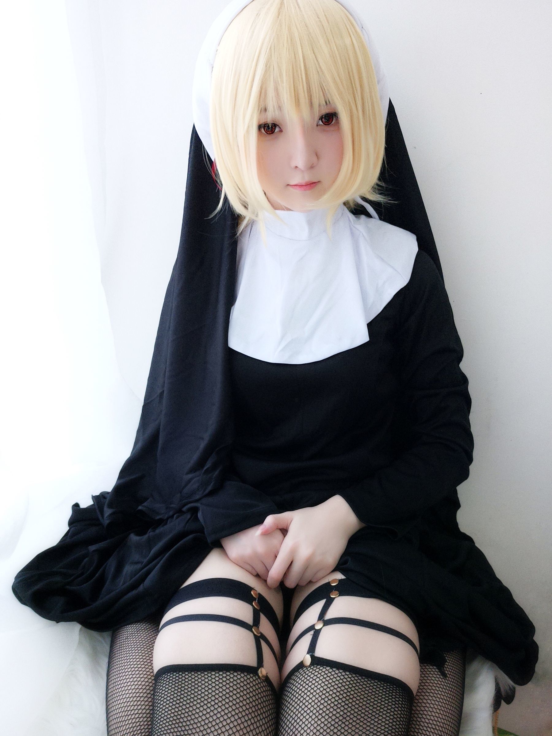 [萝莉COS] 一小央泽 – 修女小姐姐（黑） [21P]