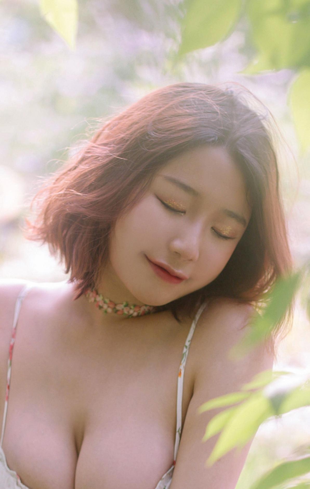 动漫博主穆零Mu0 – 小吊带 [8P]