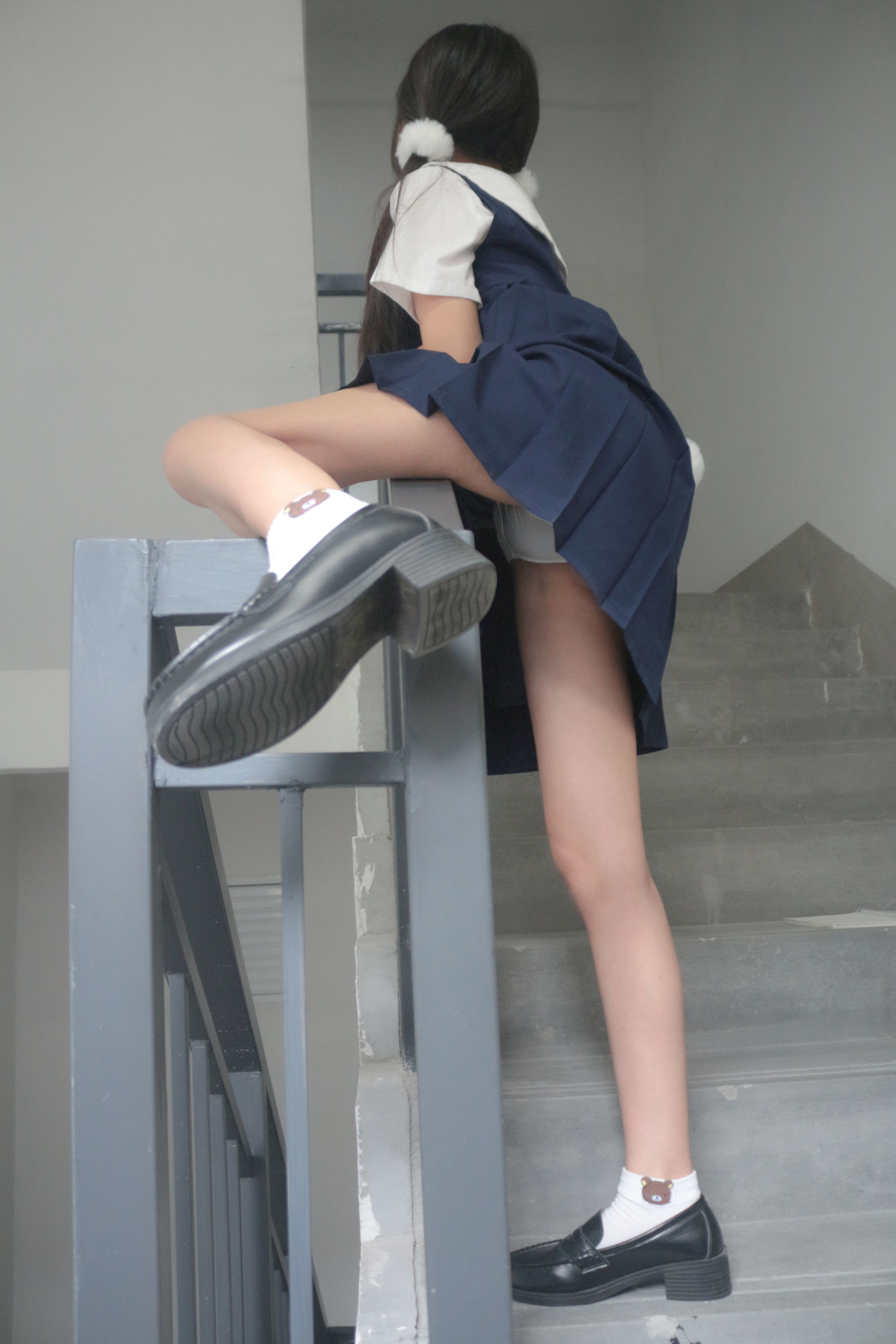 是暖暖呀 – 楼道阳光 [13P]