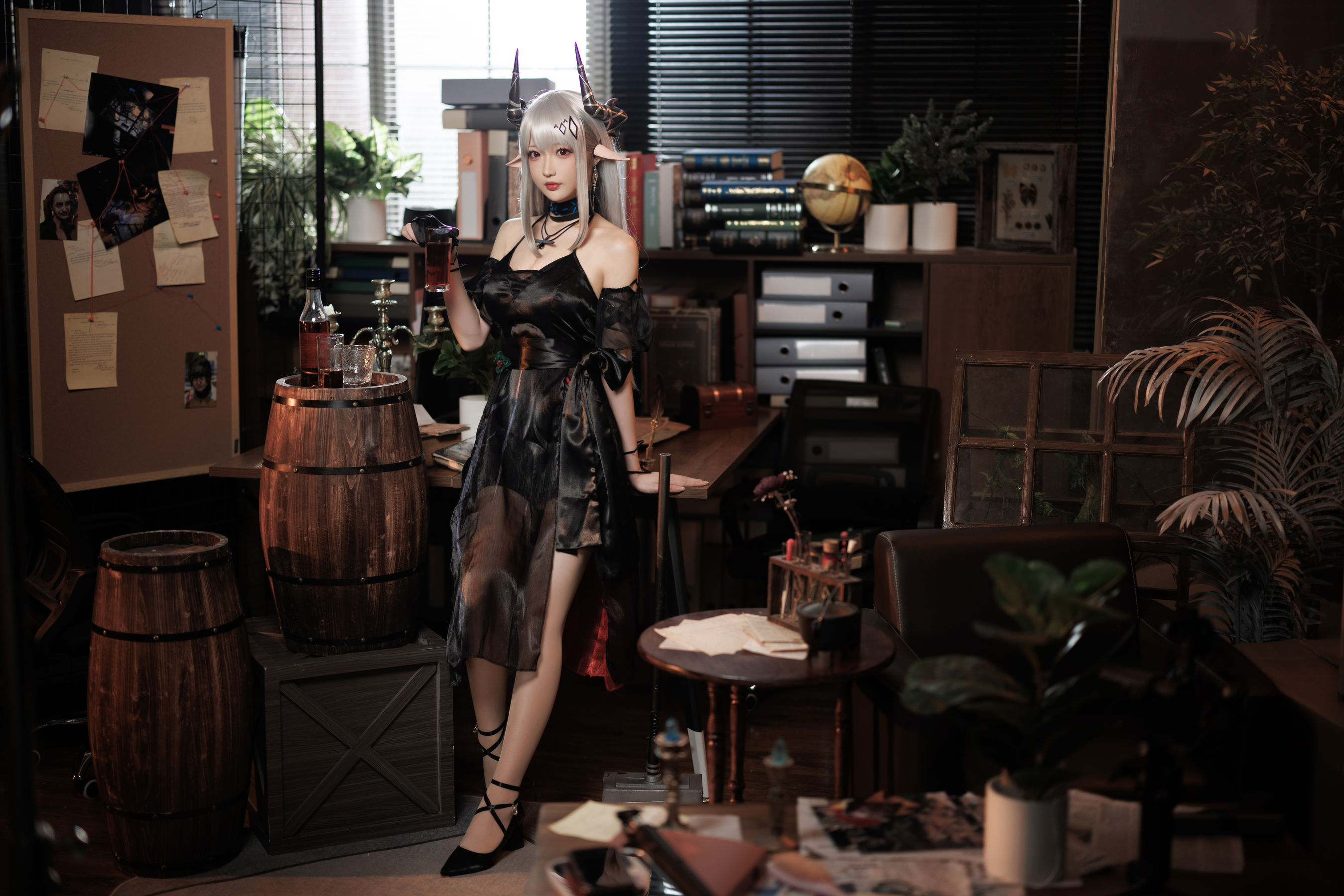 Coser小姐姐南宫 – 泥岩 礼服 [21P]