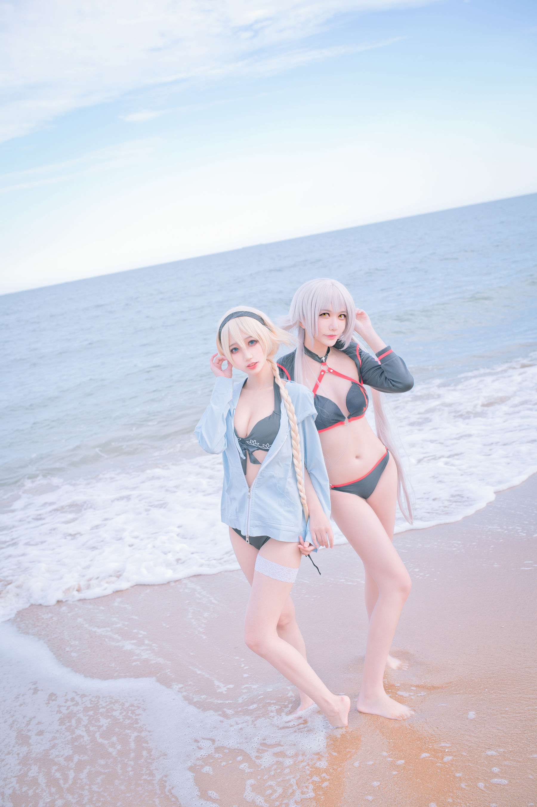 周叽是可爱兔兔 – 黑白贞双人泳衣 [21P]