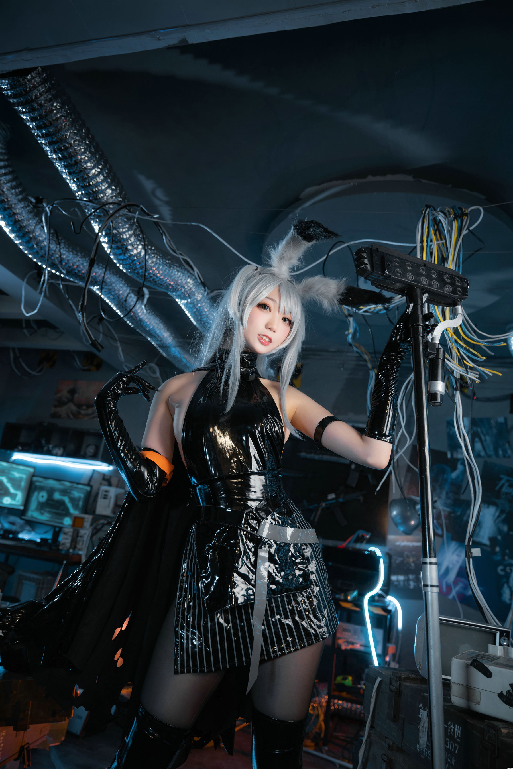 周叽是可爱兔兔 – 精二暴行 [22P]