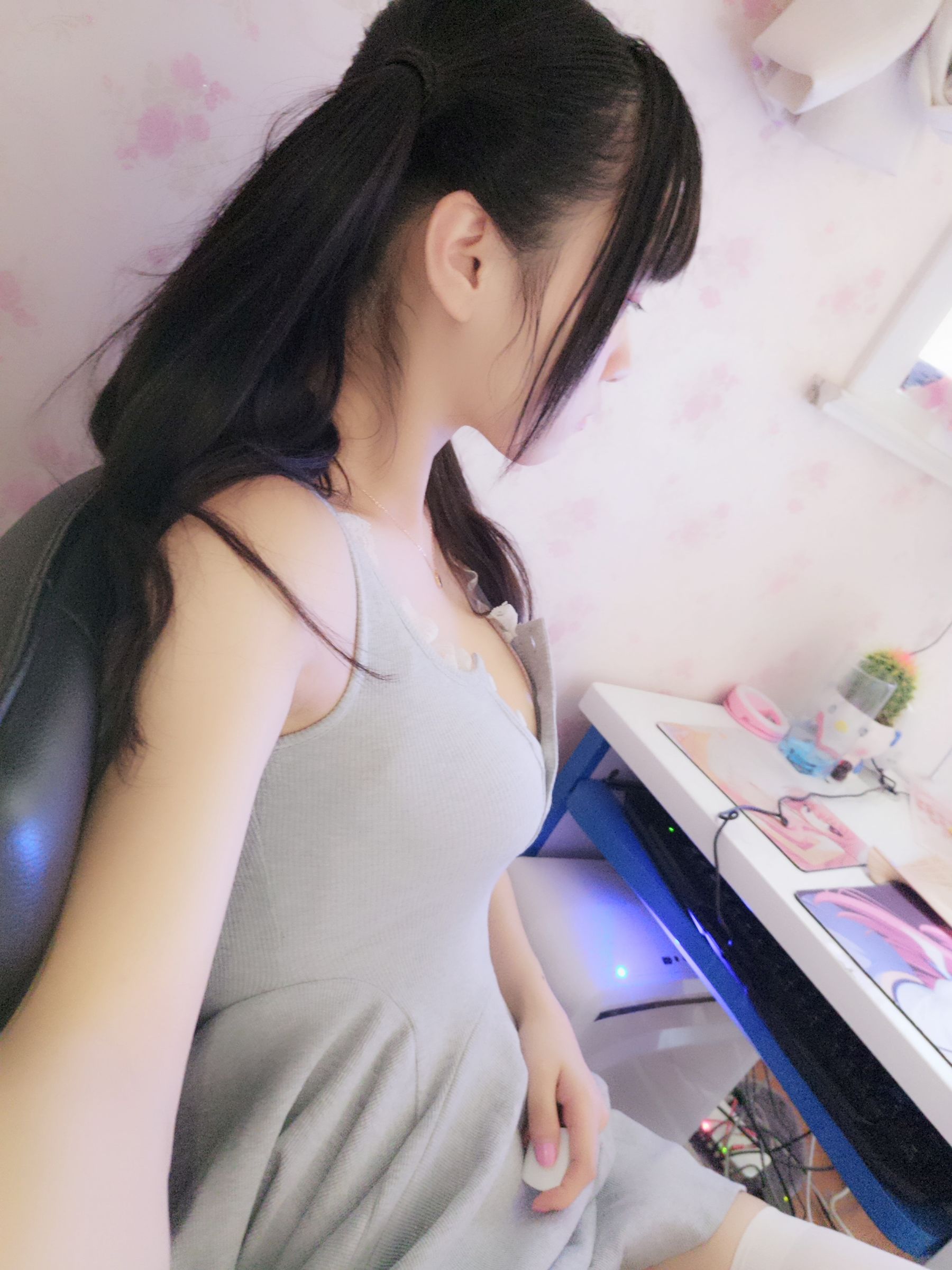 双马尾少女赛高酱作品 – 露脸灰色裙子 [23P]