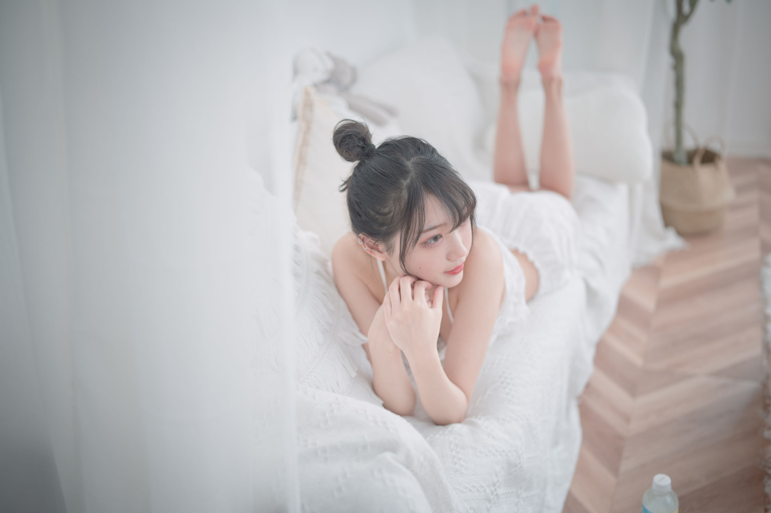 周叽是可爱兔兔 – 白色睡衣 [20P]