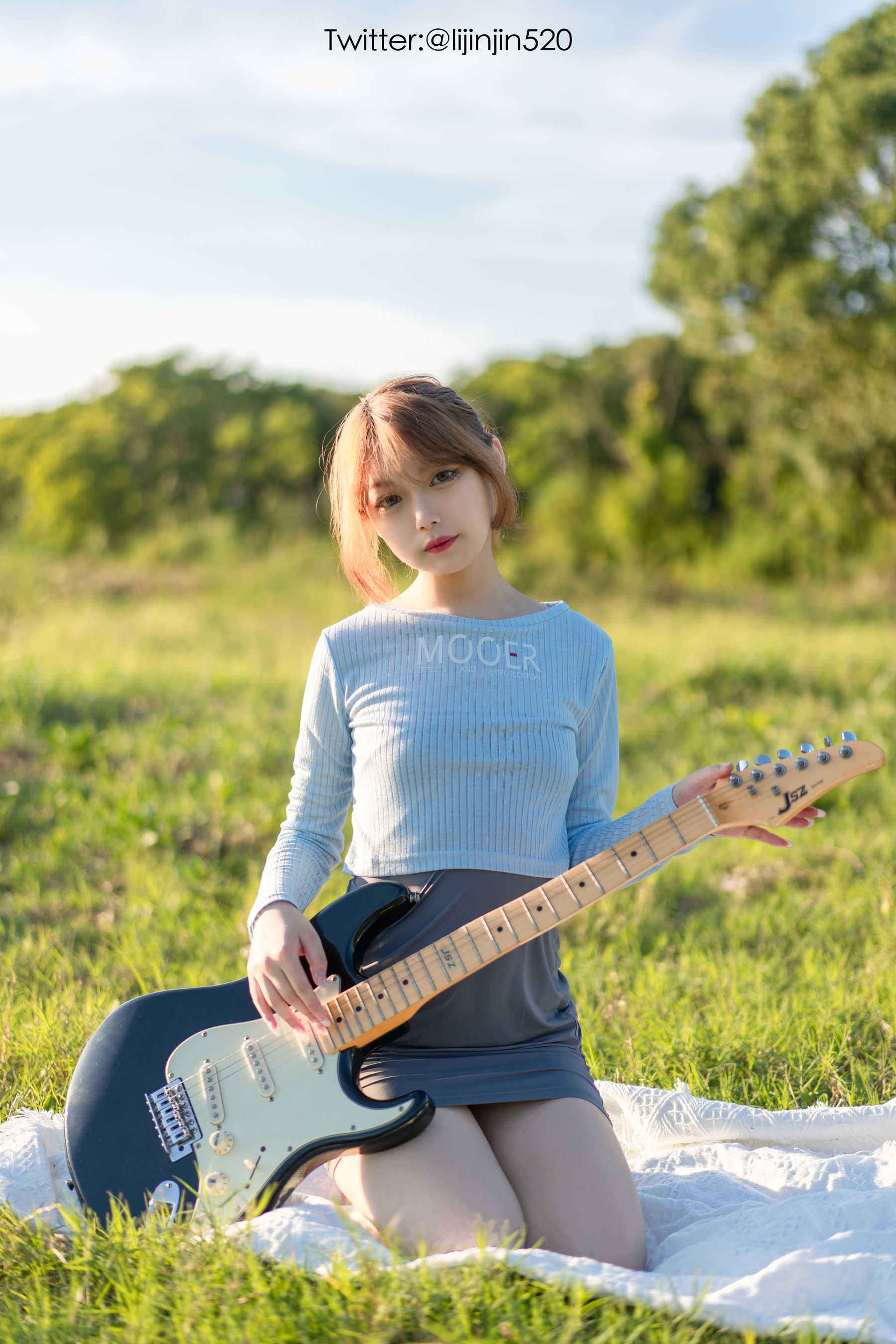 梨瑾瑾 – 吉他妹妹 [14P]