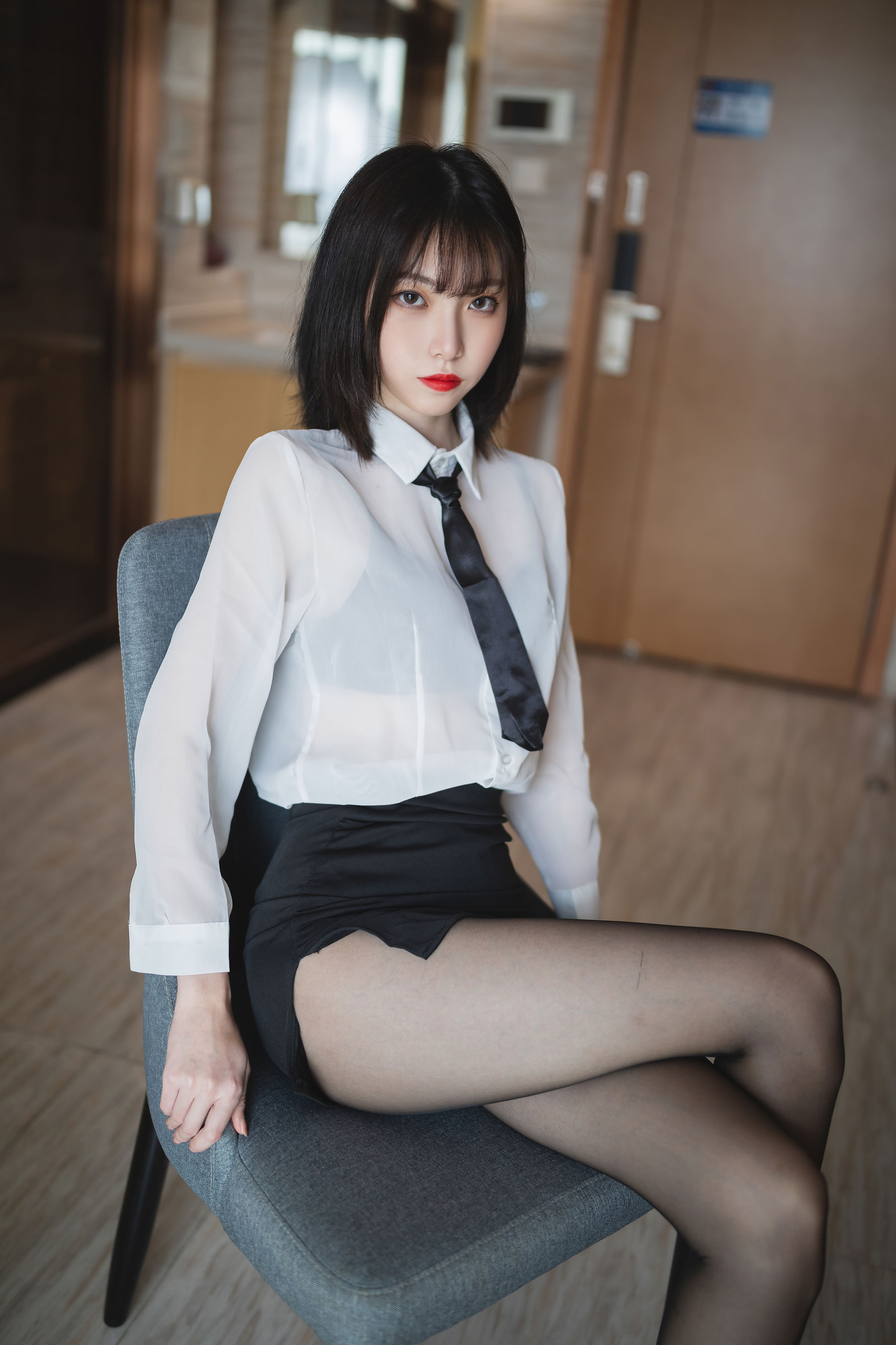 许岚 – OL制服 [41P]