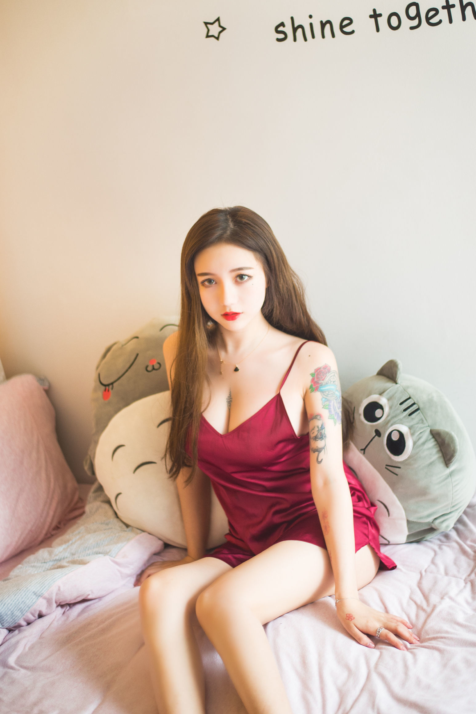 [萝莉COS] 洛丽塔大哥 – 吊带睡衣 [14P]