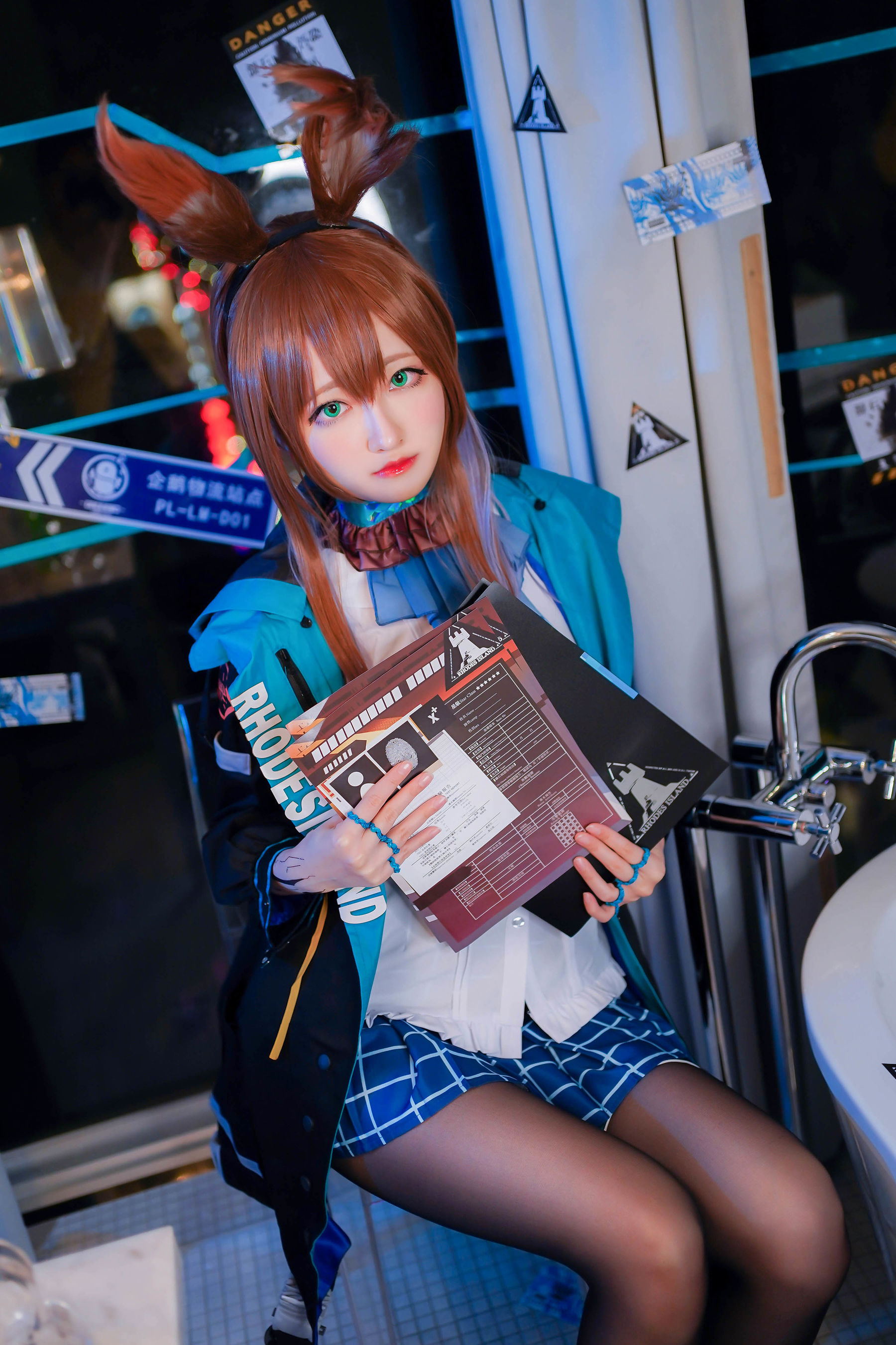 COS妹子Arty亞緹 – 黑丝兔女郎 [22P]