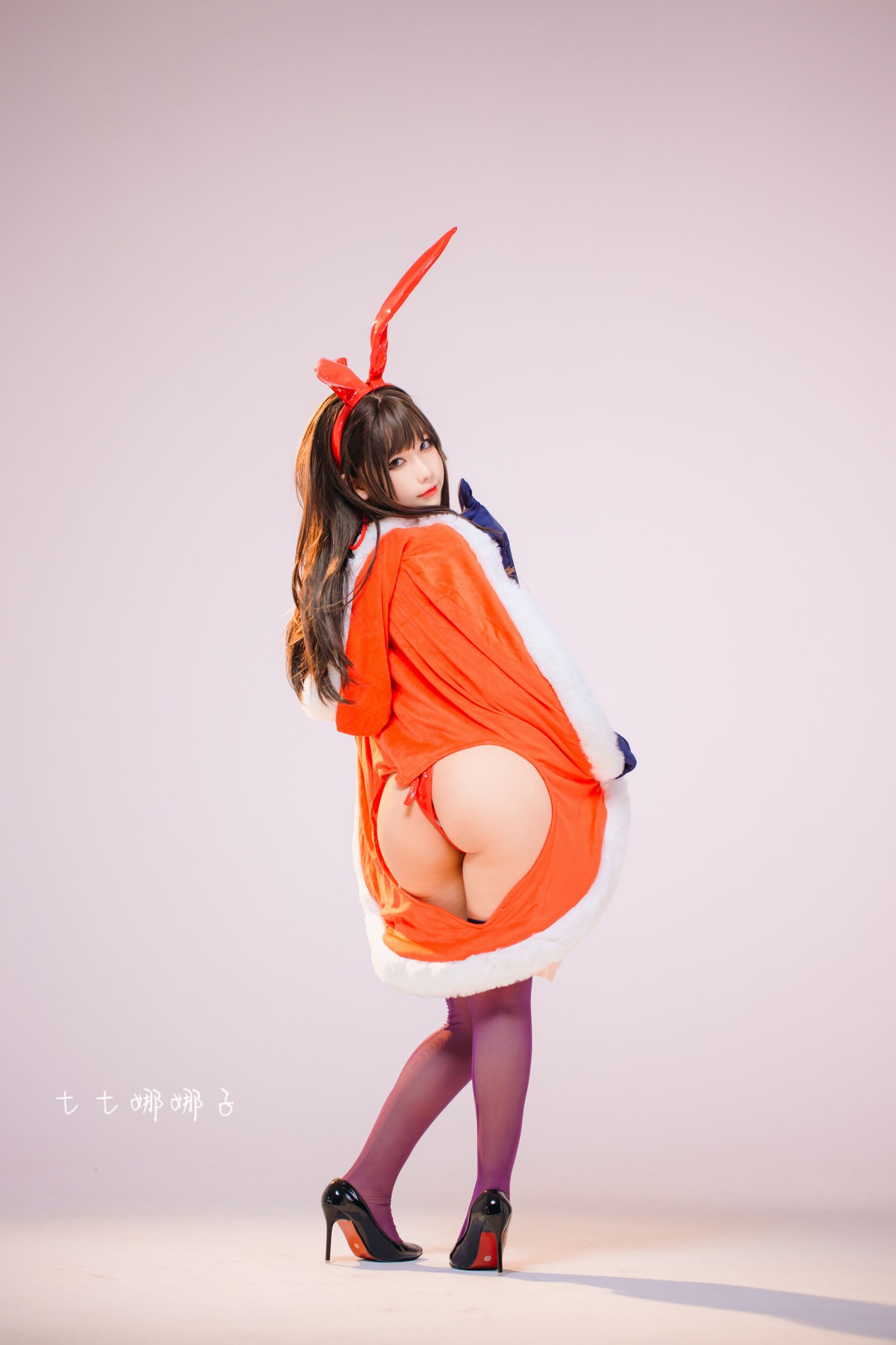 七七娜娜子 – 圣诞魔太郎 [23P]