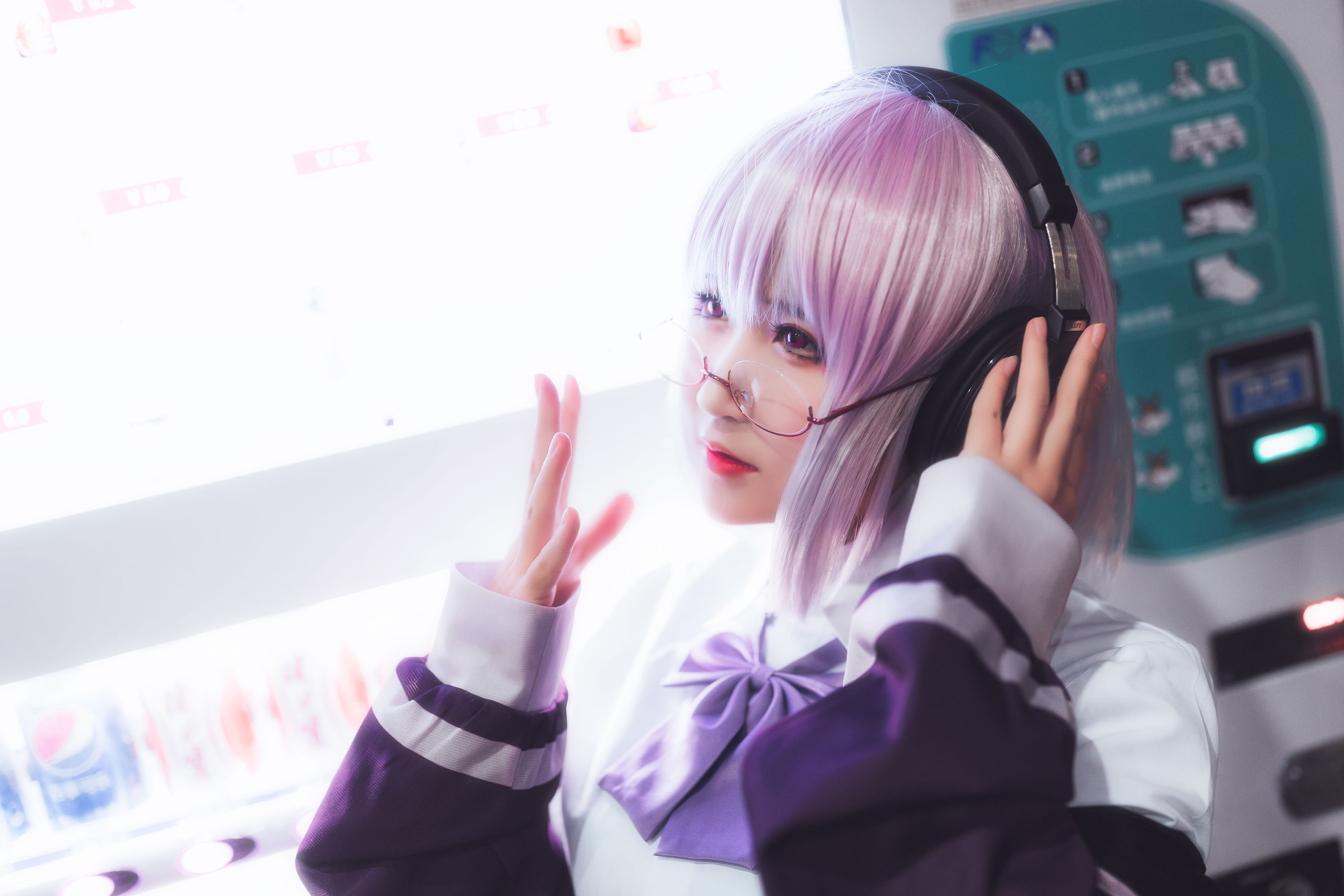 微博妹子三度_69 – 电光超人古立特 [9P]