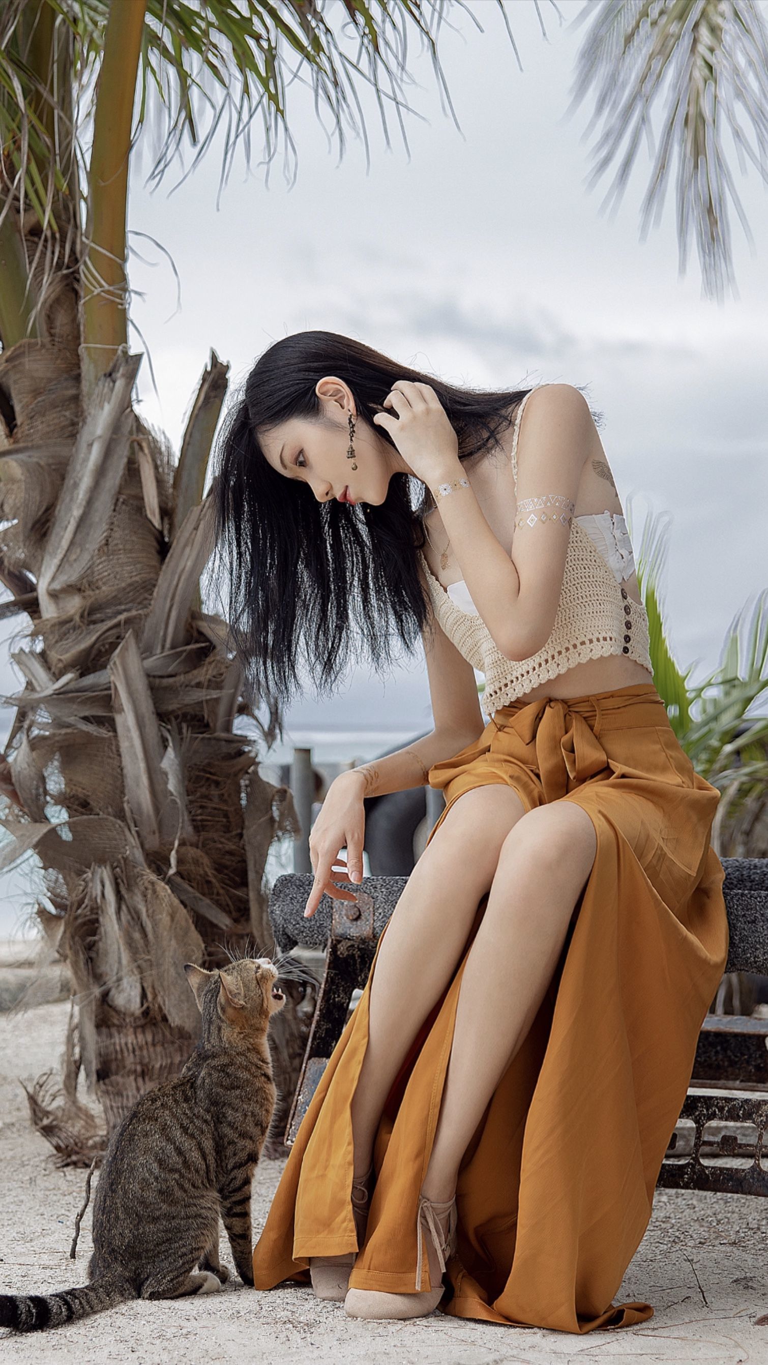 动漫博主南桃Momoko – 黄裤 [10P]