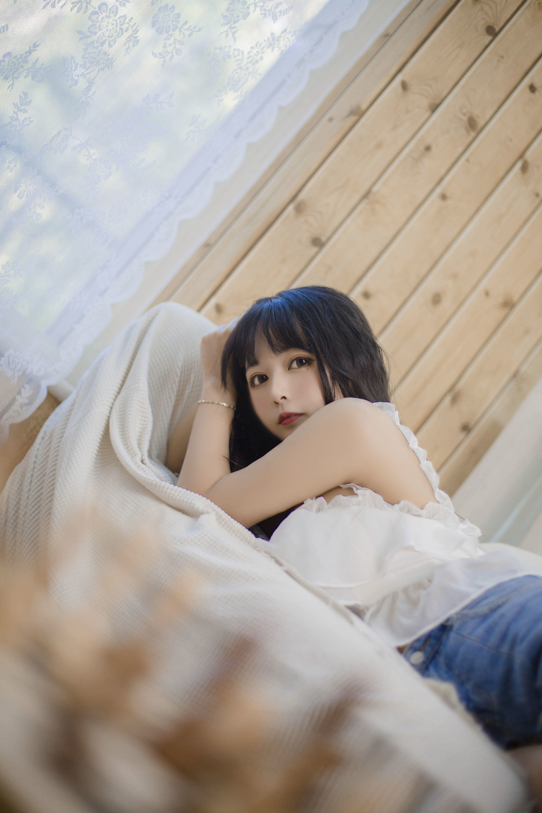 大眼萌妹黑猫猫OvO 客厅 [16P]